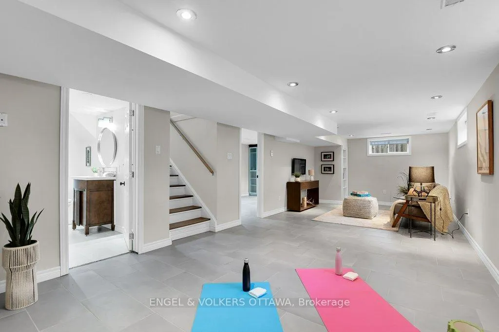 Photo 22 of 863 Duberry Street, Ottawa, McKellar Heights/Glabar Park — HOMEH