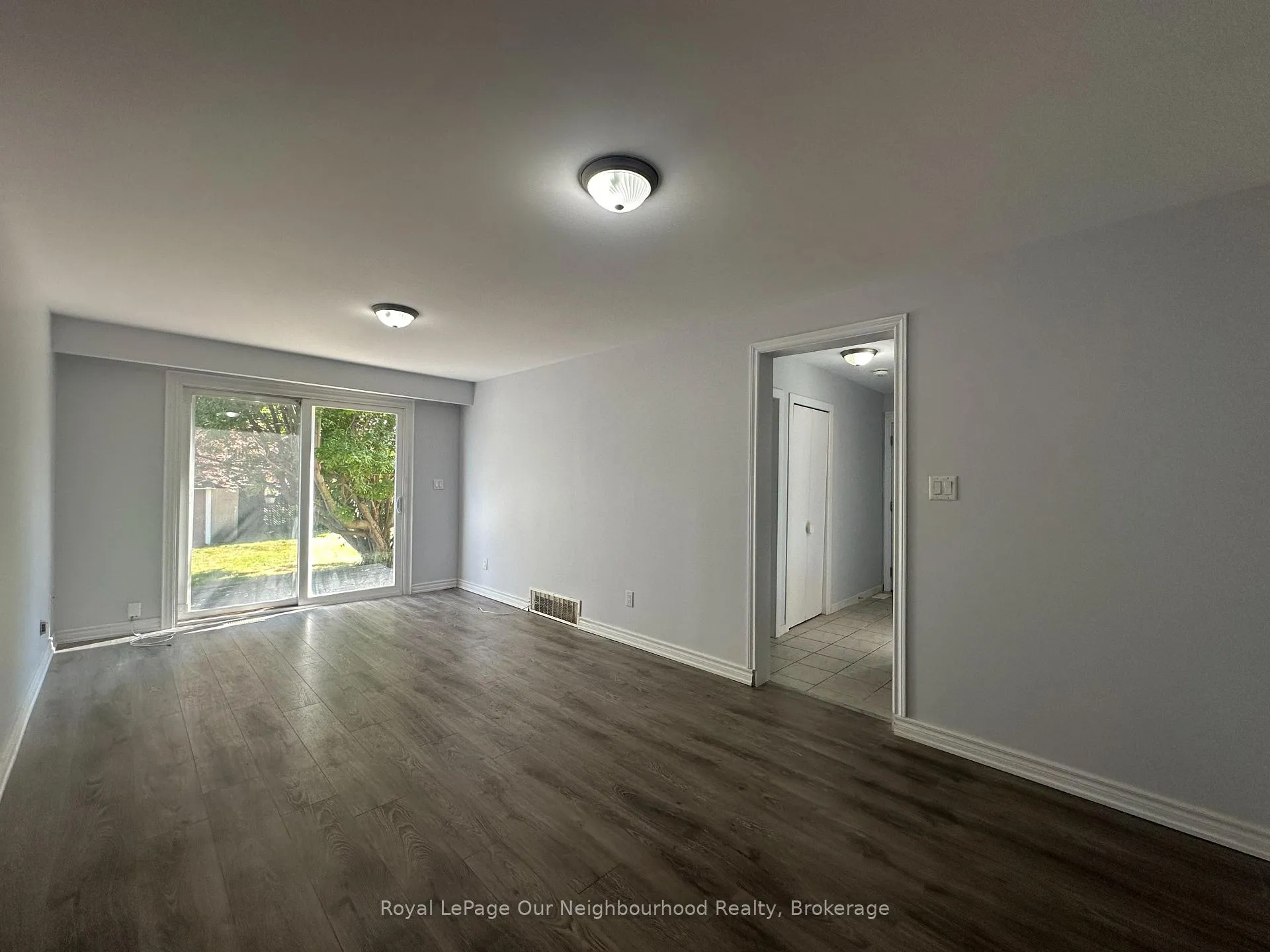 Photo 19 of 427 Adelaide Avenue W, Oshawa, McLaughlin — HOMEH