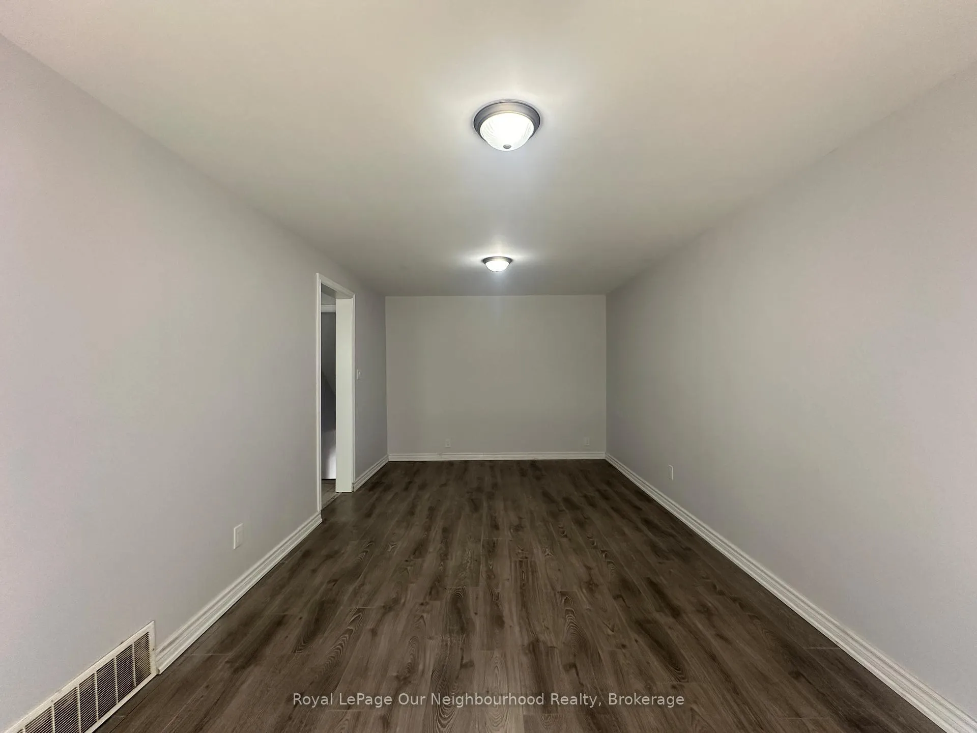 Photo 21 of 427 Adelaide Avenue W, Oshawa, McLaughlin — HOMEH