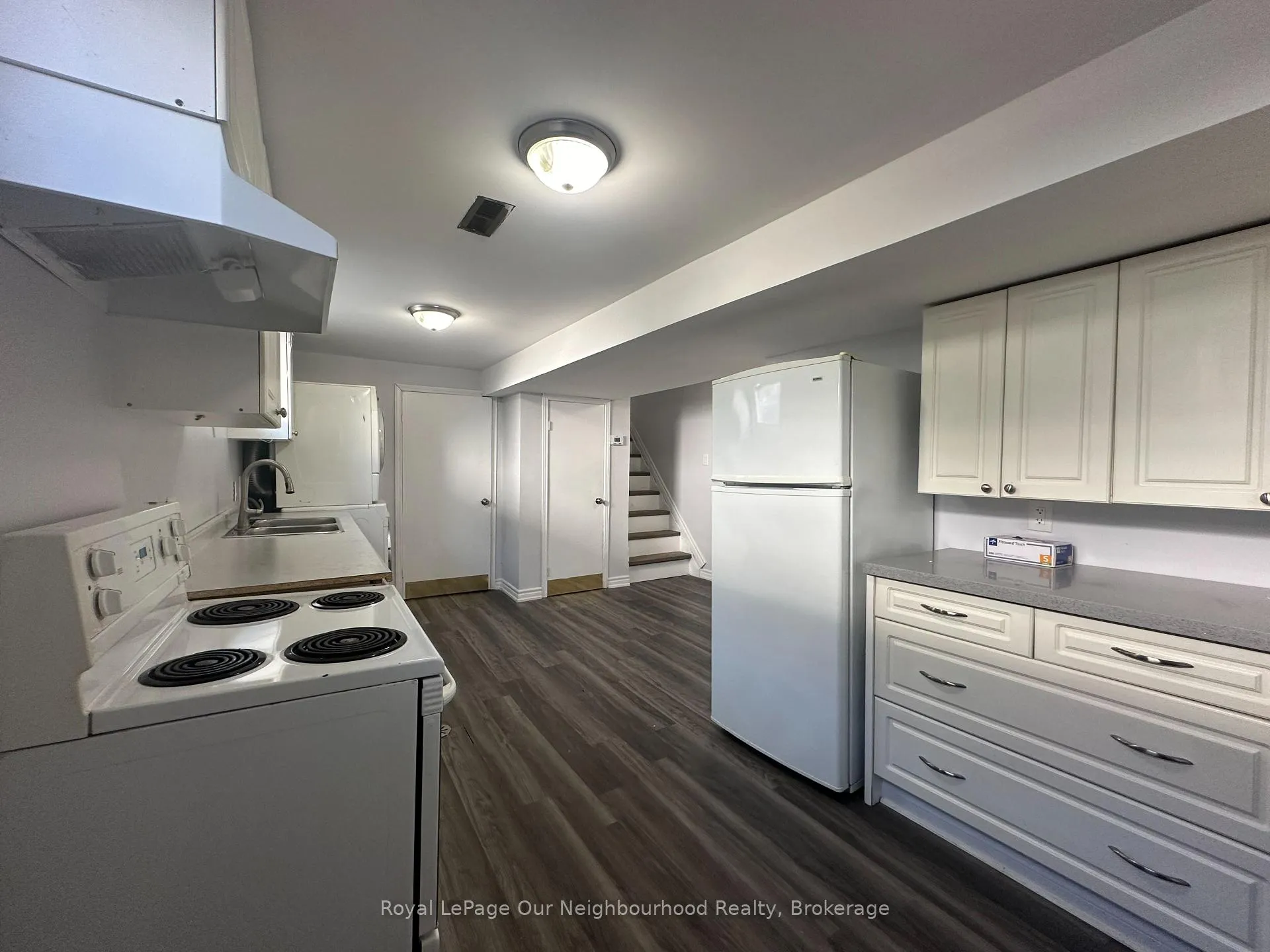 Photo 22 of 427 Adelaide Avenue W, Oshawa, McLaughlin — HOMEH