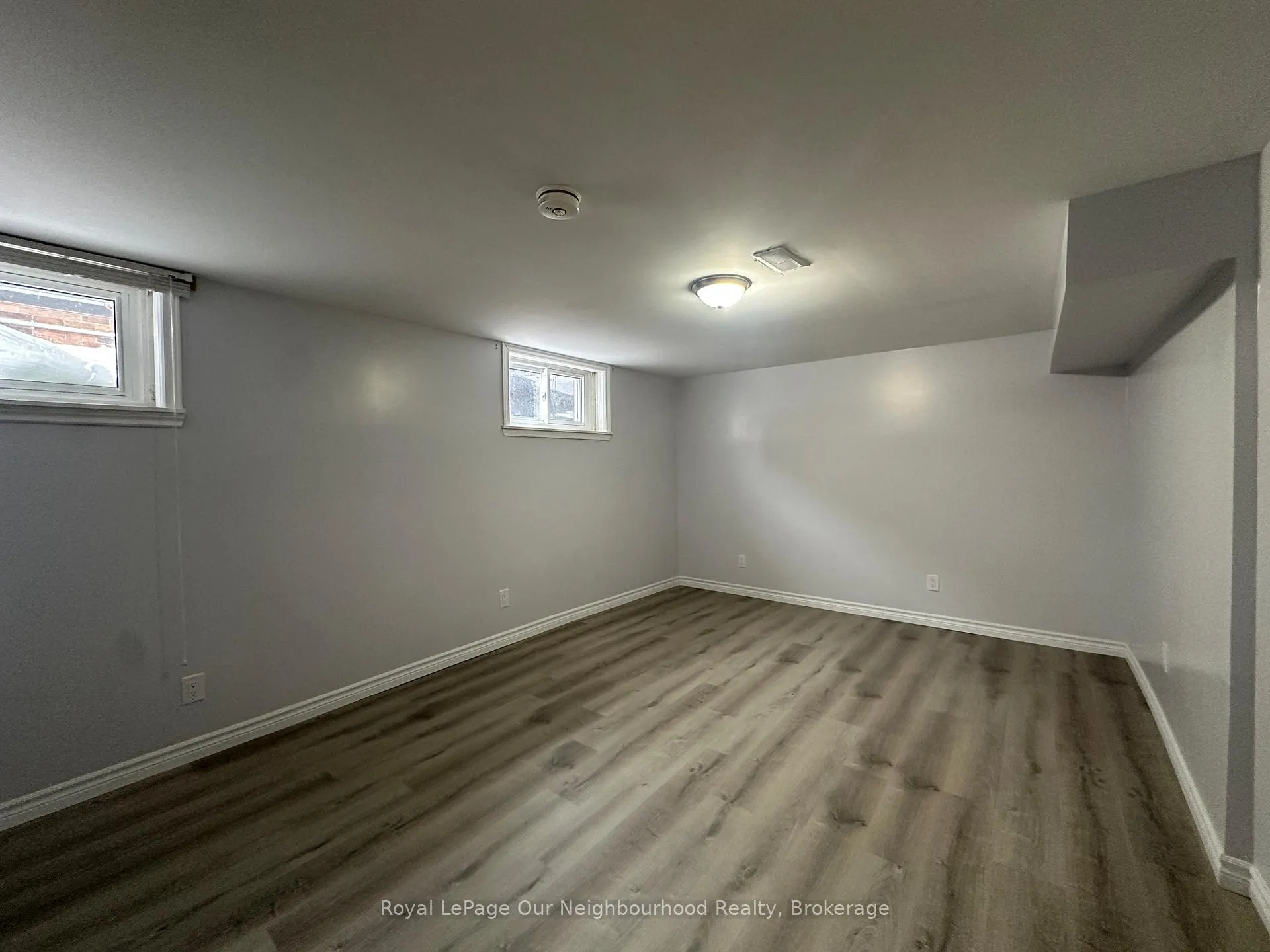 Photo 24 of 427 Adelaide Avenue W, Oshawa, McLaughlin — HOMEH