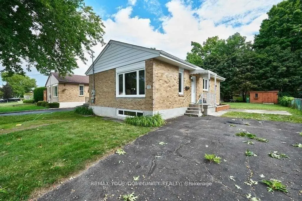 Photo 1 of 11 Oak Street, Barrie, Grove East — HOMEH
