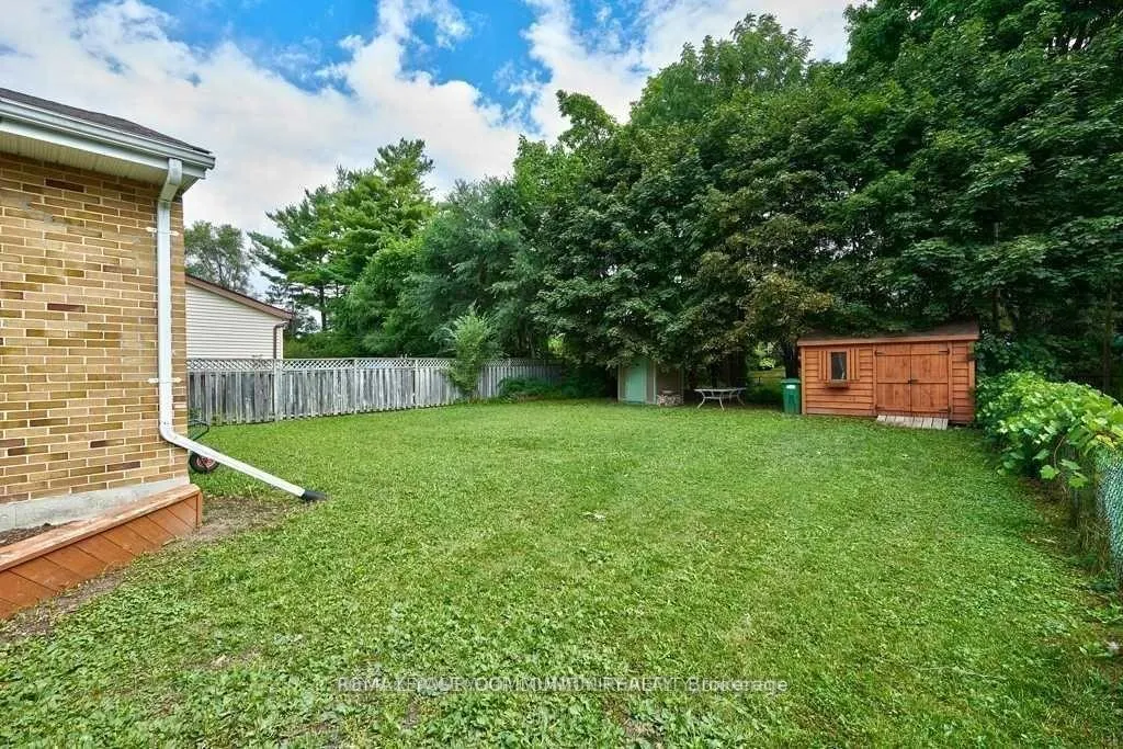 Photo 13 of 11 Oak Street, Barrie, Grove East — HOMEH