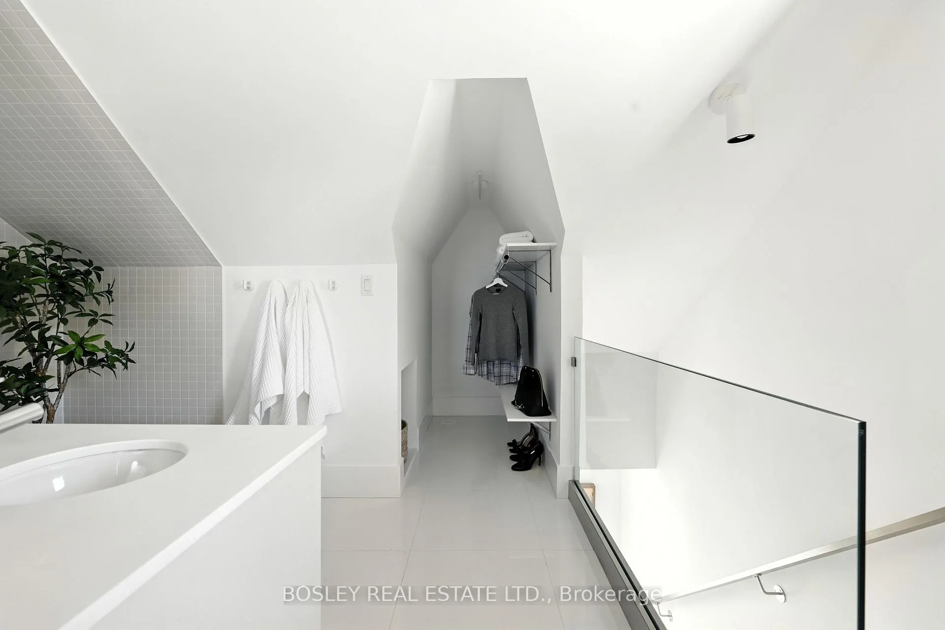 Photo 19 of 137 Munro Street, Toronto, South Riverdale — HOMEH