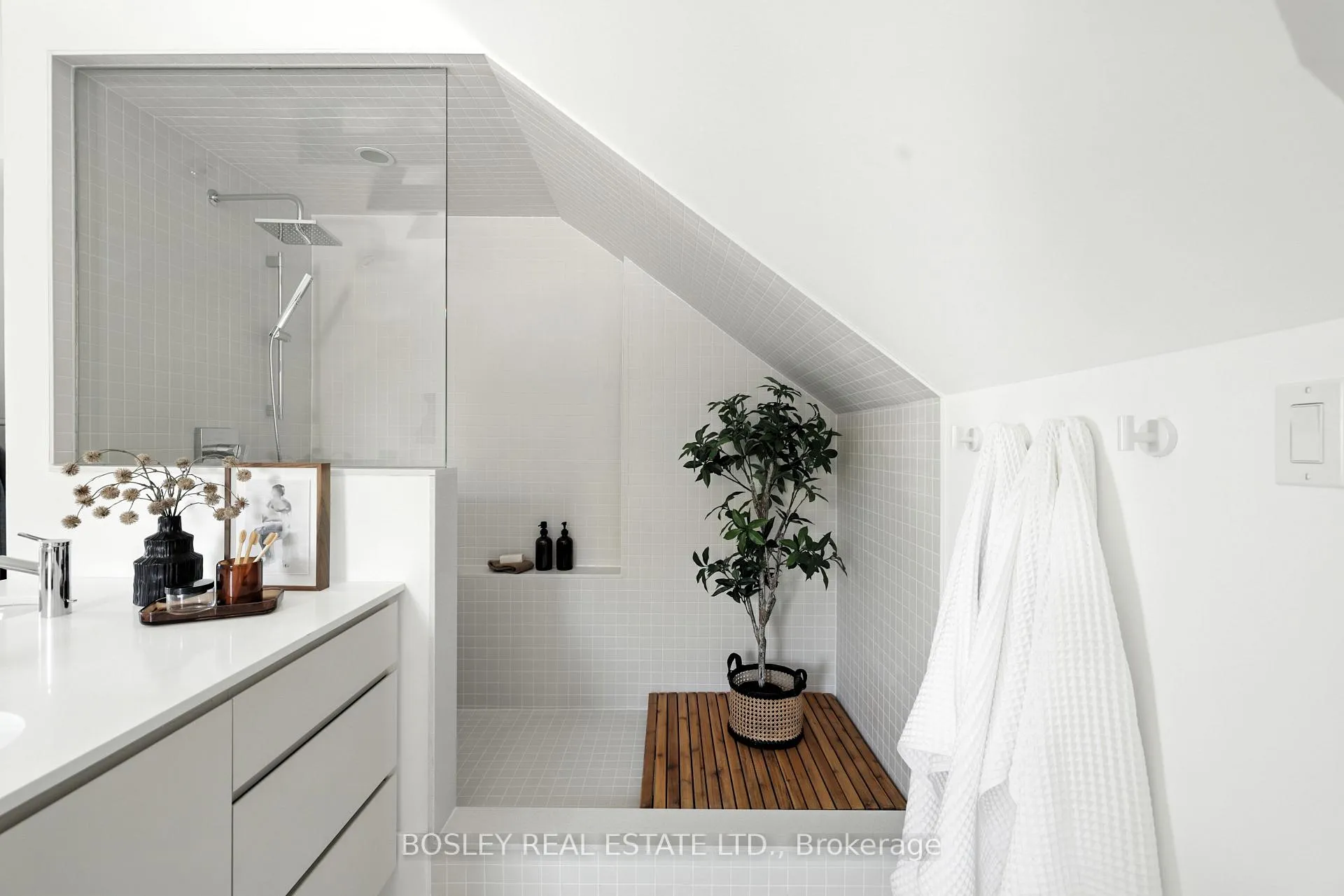 Photo 22 of 137 Munro Street, Toronto, South Riverdale — HOMEH