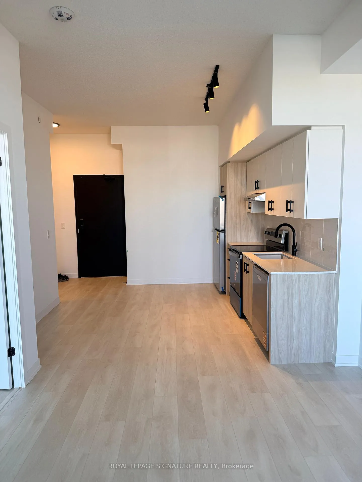 Photo 2 of Unit 331, 4853 Thomas Alton Boulevard, Burlington, Alton — HOMEH