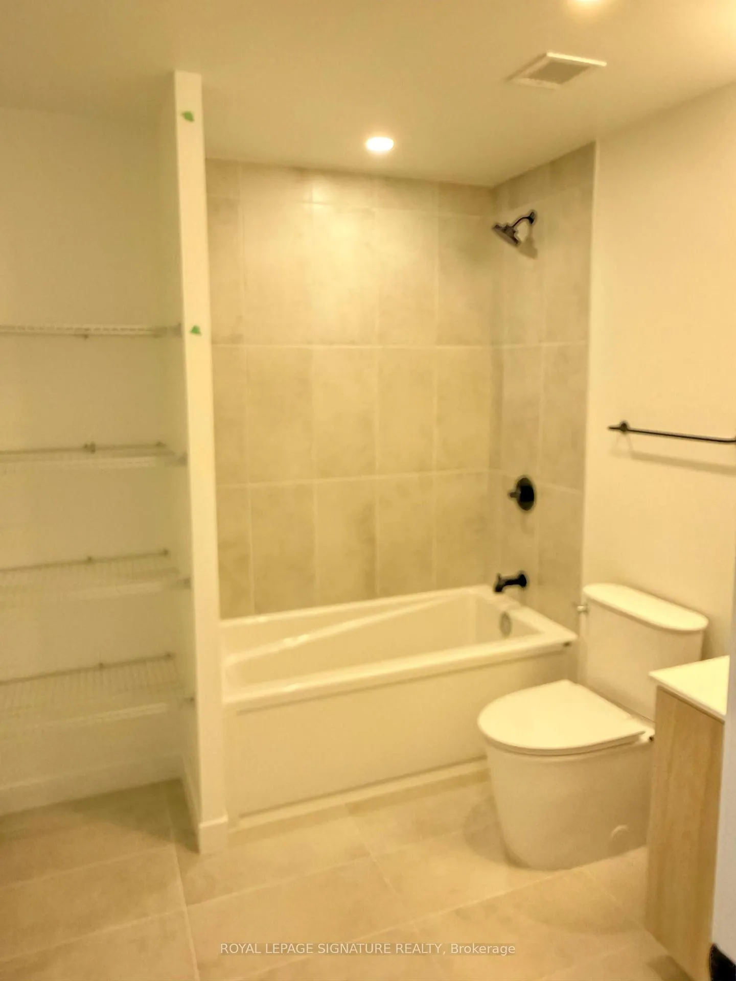 Photo 10 of Unit 331, 4853 Thomas Alton Boulevard, Burlington, Alton — HOMEH