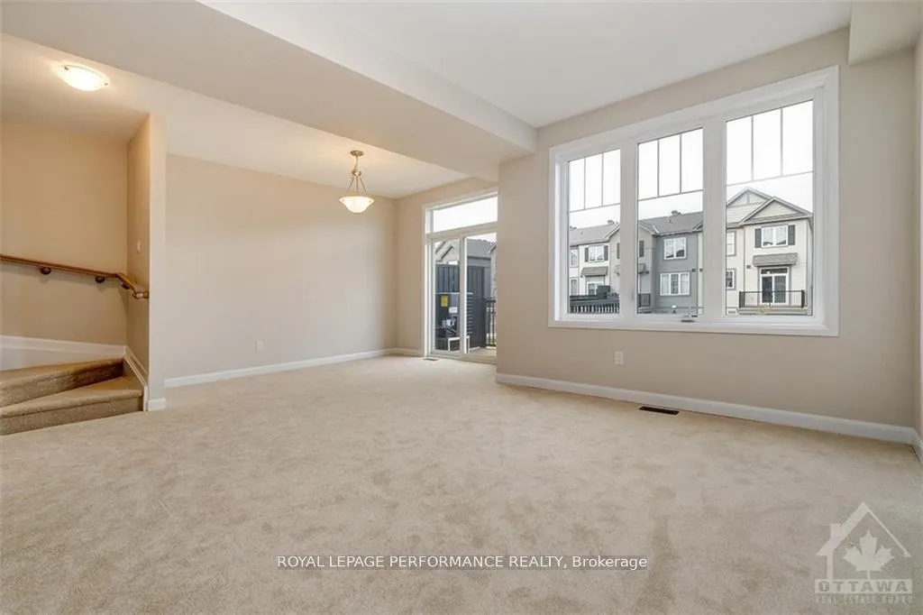 Photo 4 of 110 Paloma Circle, Ottawa, Barrhaven - Heritage Park — HOMEH