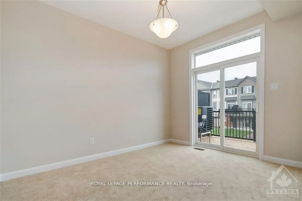 Photo 6 of 110 Paloma Circle, Ottawa, Barrhaven - Heritage Park — HOMEH