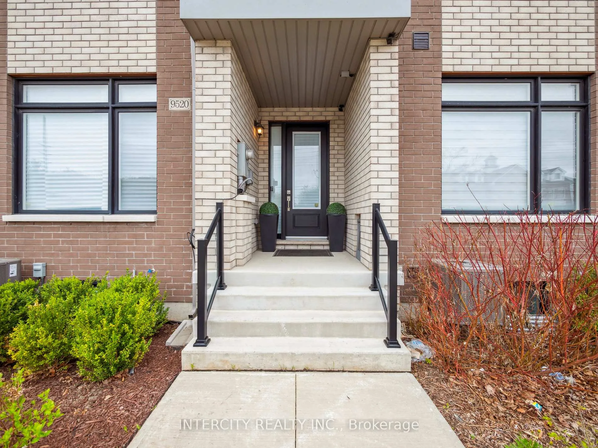Photo 2 of 9520 Weston Road, Vaughan, Vellore Village — HOMEH