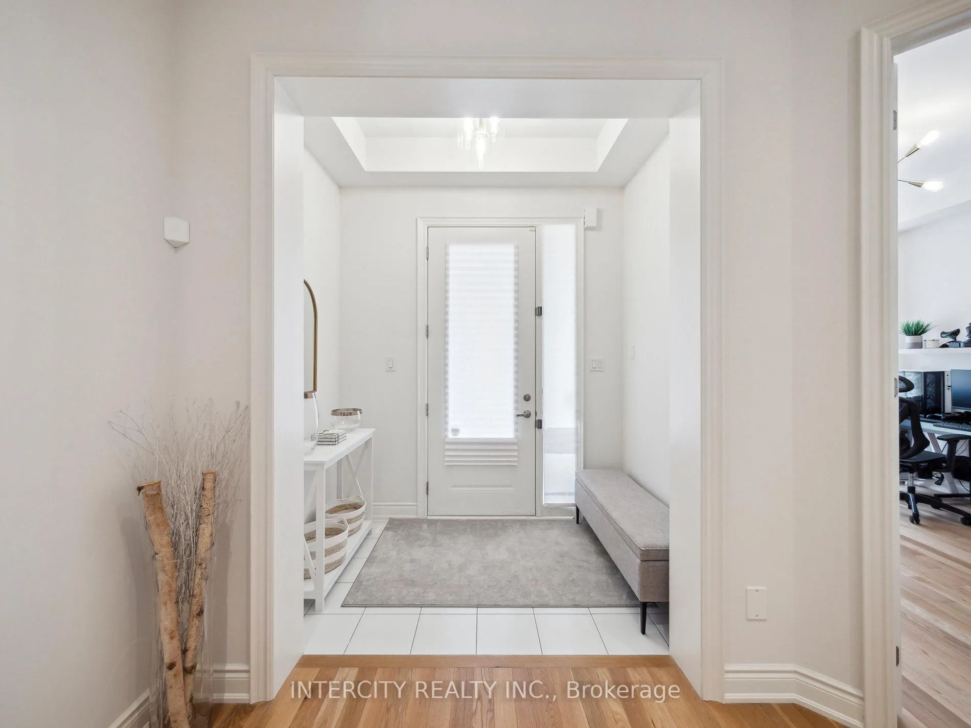 Photo 4 of 9520 Weston Road, Vaughan, Vellore Village — HOMEH