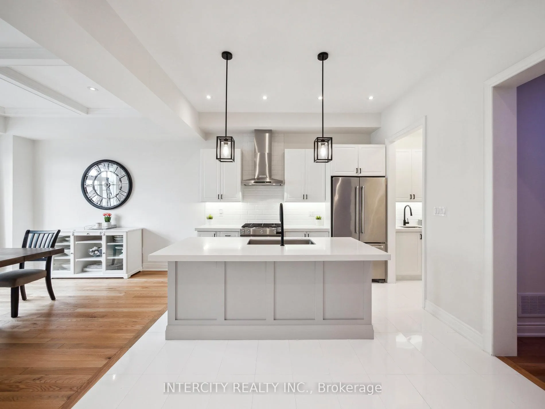 Photo 9 of 9520 Weston Road, Vaughan, Vellore Village — HOMEH