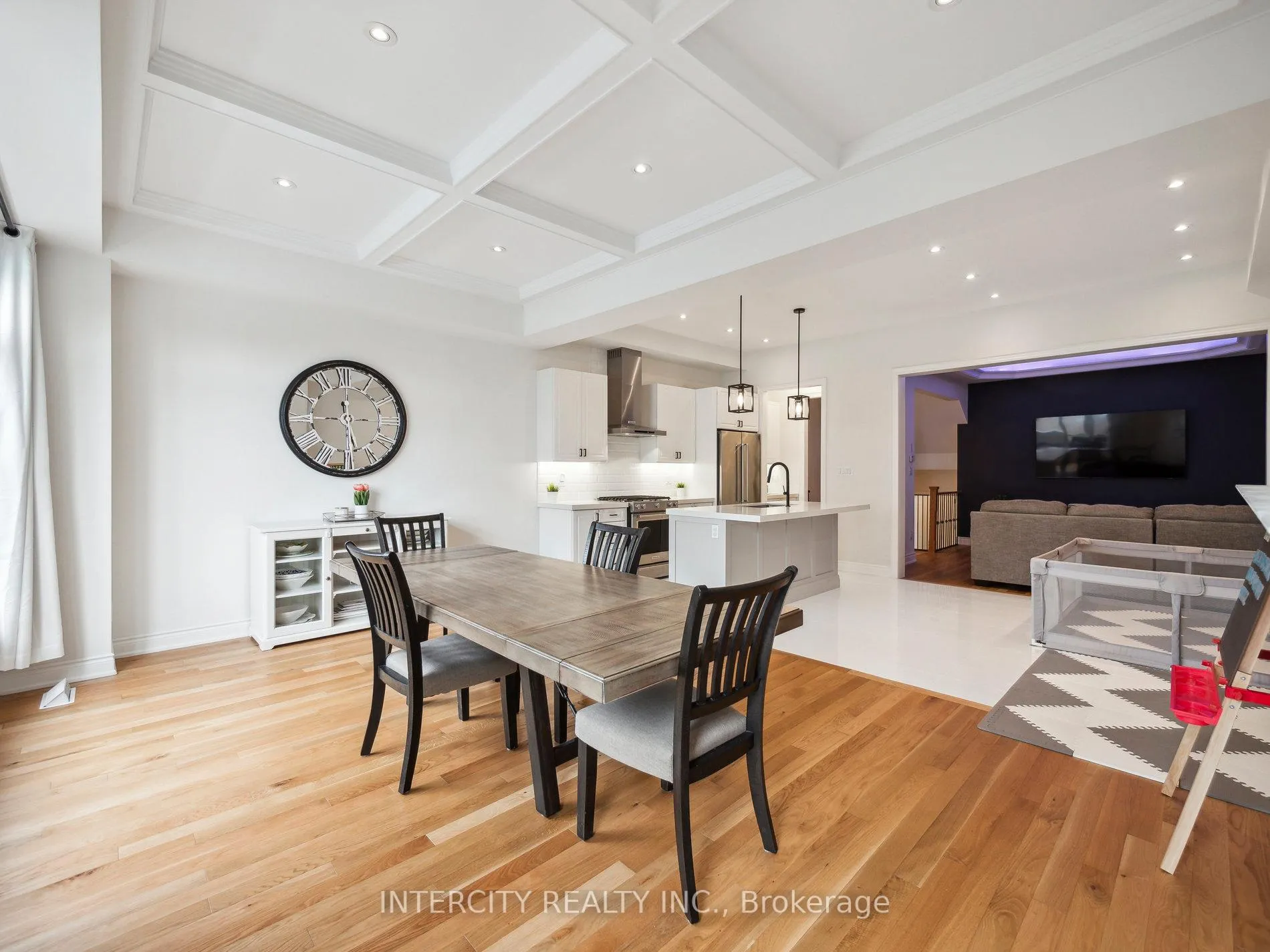 Photo 14 of 9520 Weston Road, Vaughan, Vellore Village — HOMEH