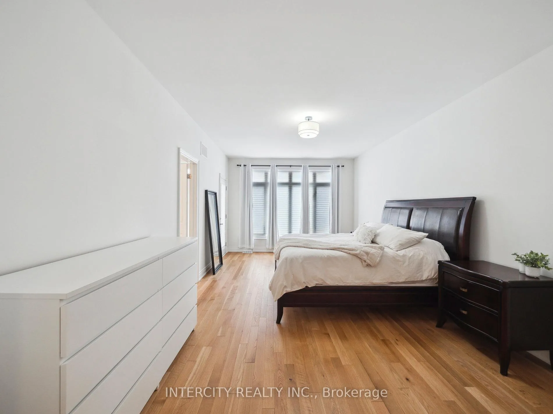 Photo 18 of 9520 Weston Road, Vaughan, Vellore Village — HOMEH