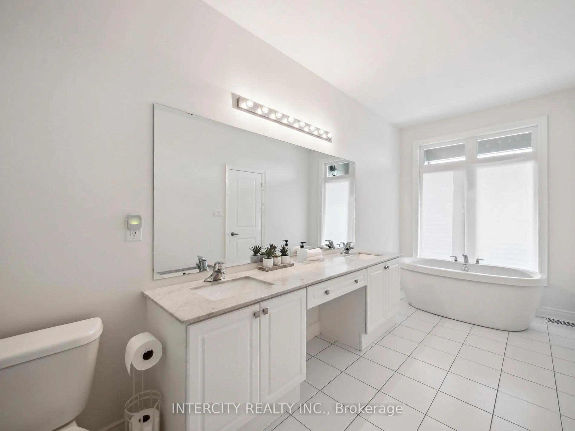 Photo 23 of 9520 Weston Road, Vaughan, Vellore Village — HOMEH