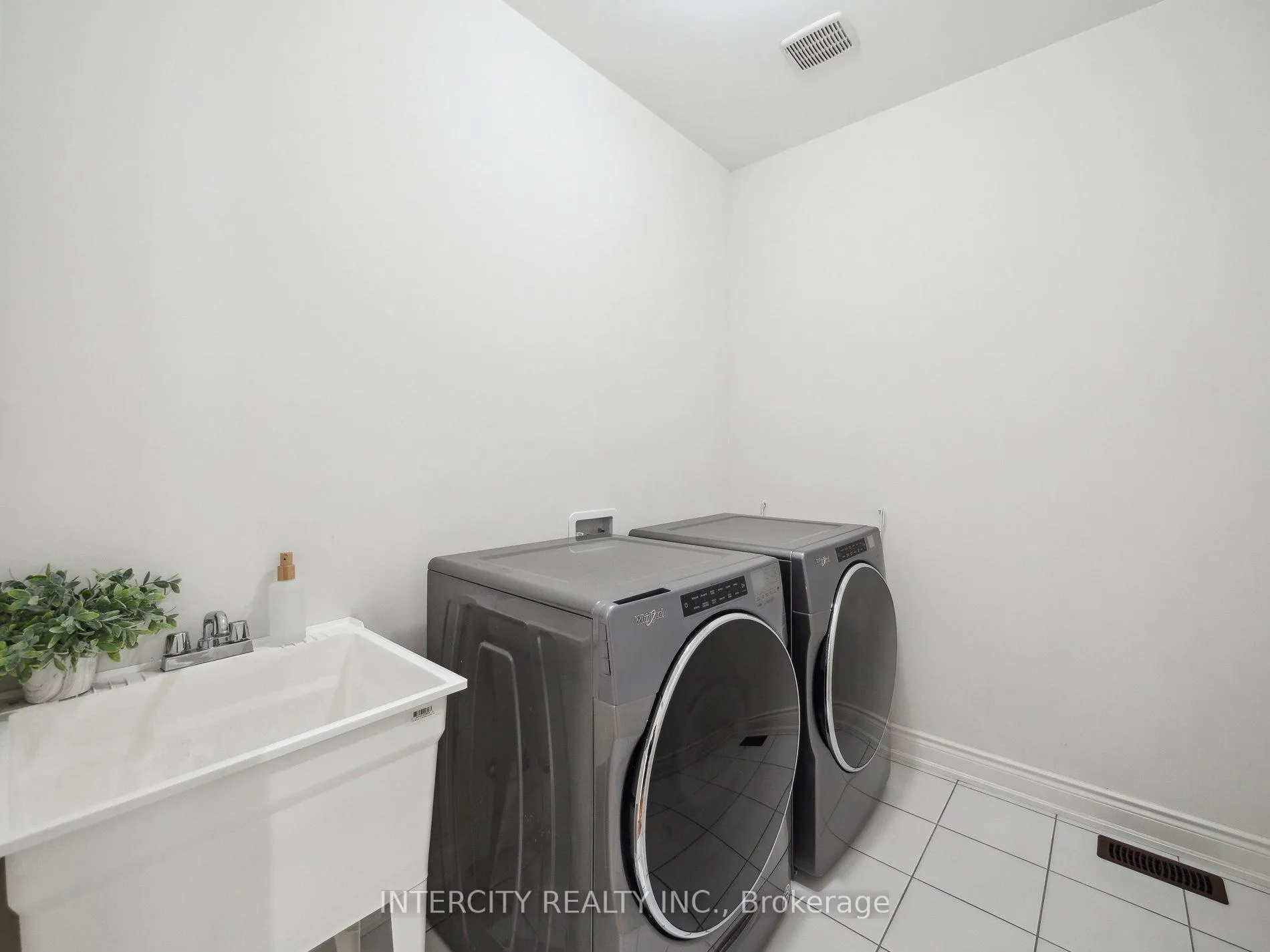 Photo 29 of 9520 Weston Road, Vaughan, Vellore Village — HOMEH