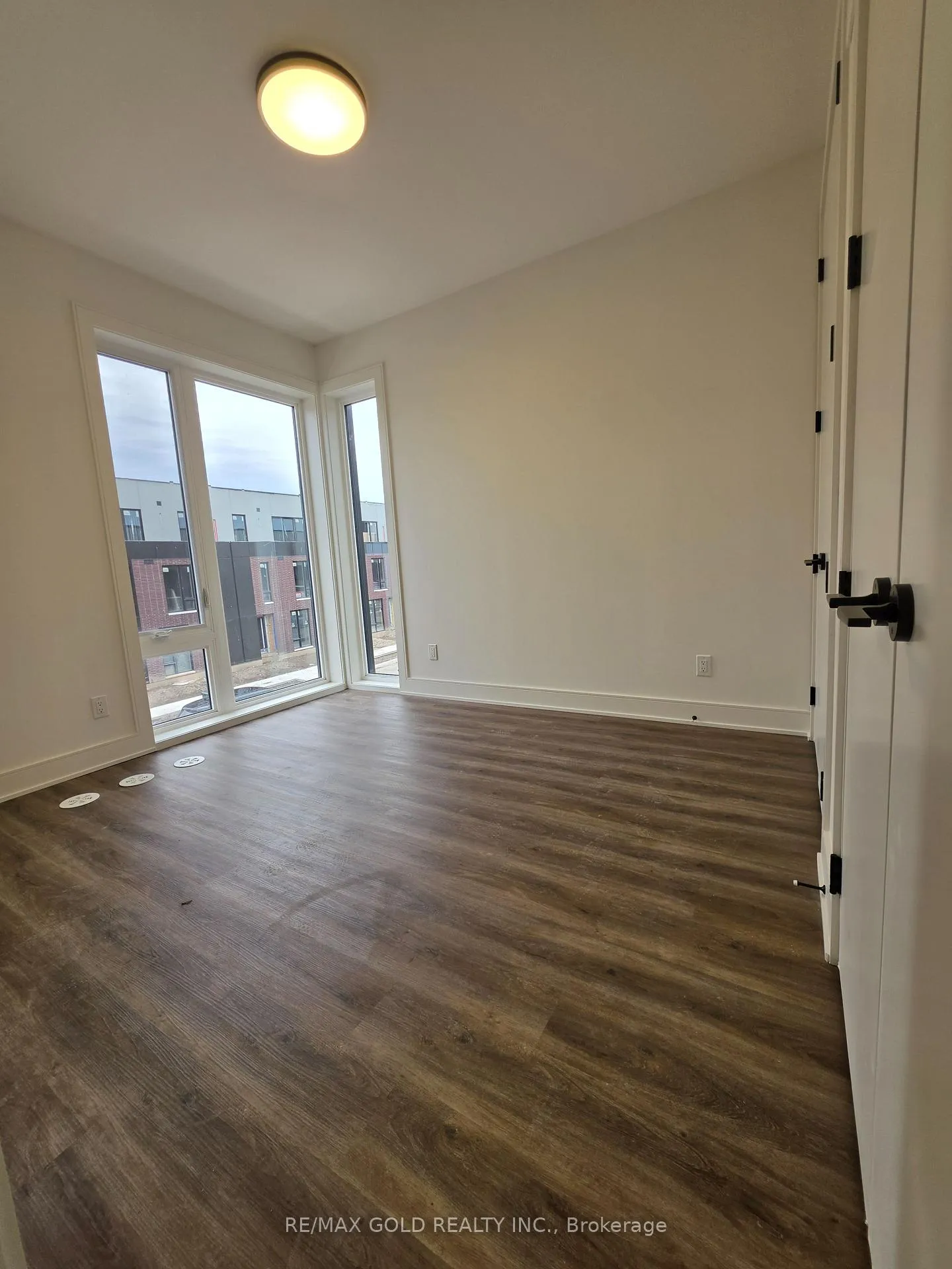 Photo 21 of 126 Everett Common, St. Catharines, Oakdale — HOMEH
