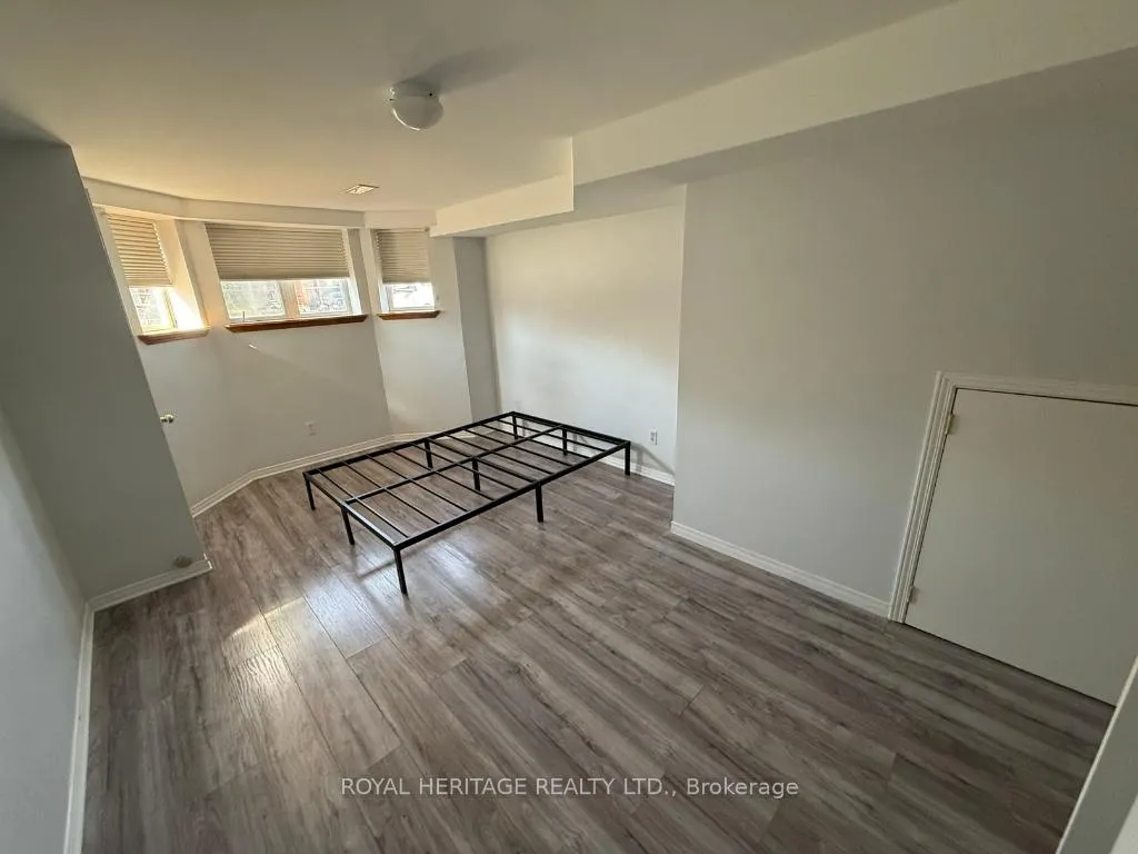 Photo 10 of 27 Wetherburn Drive, Whitby, Williamsburg — HOMEH