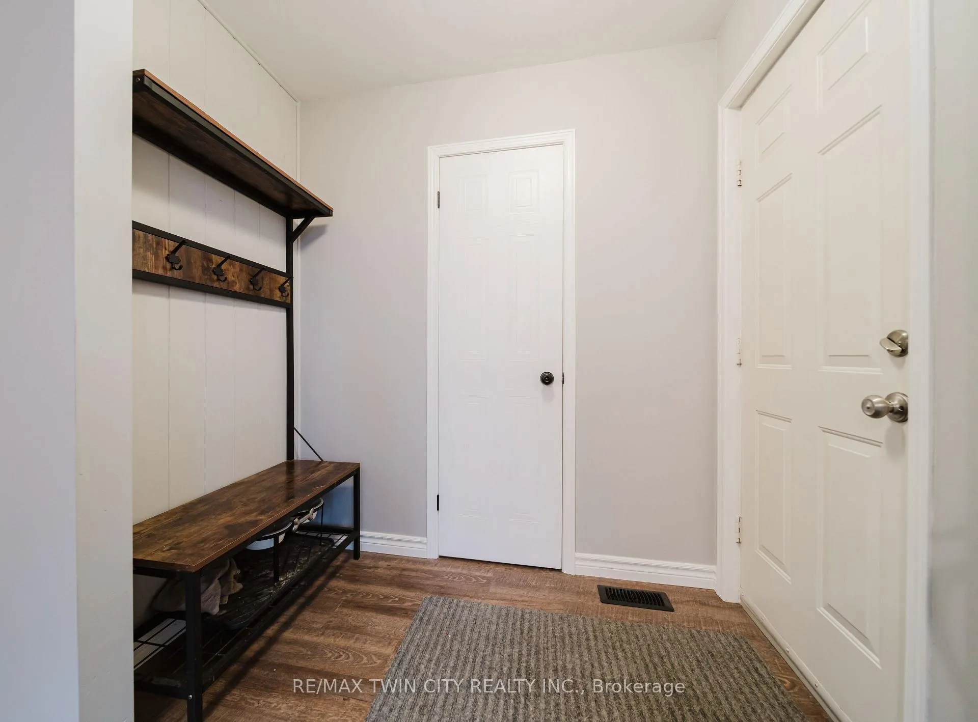 Photo 3 of Unit 13, 20 Forrest Avenue W, Wilmot — HOMEH