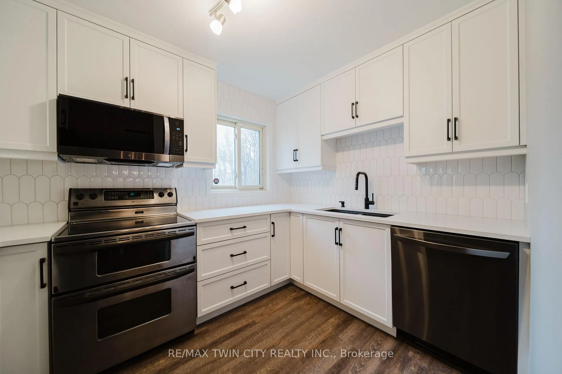 Photo 4 of Unit 13, 20 Forrest Avenue W, Wilmot — HOMEH