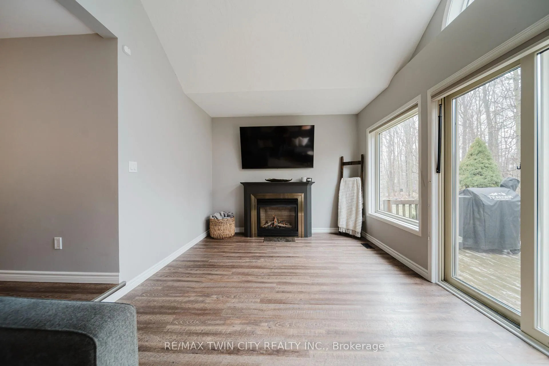 Photo 18 of Unit 13, 20 Forrest Avenue W, Wilmot — HOMEH