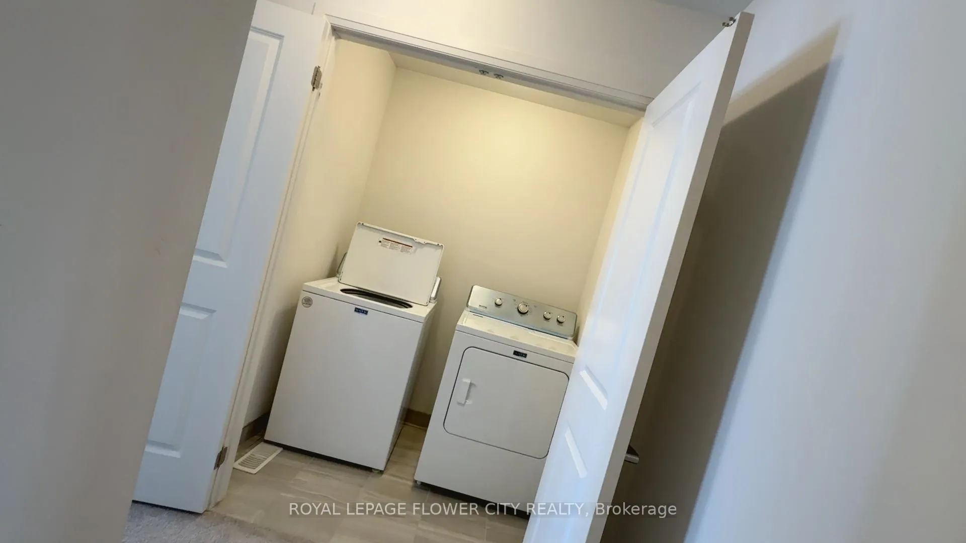 Photo 23 of 92 Middleton Street, Zorra, Thamesford — HOMEH