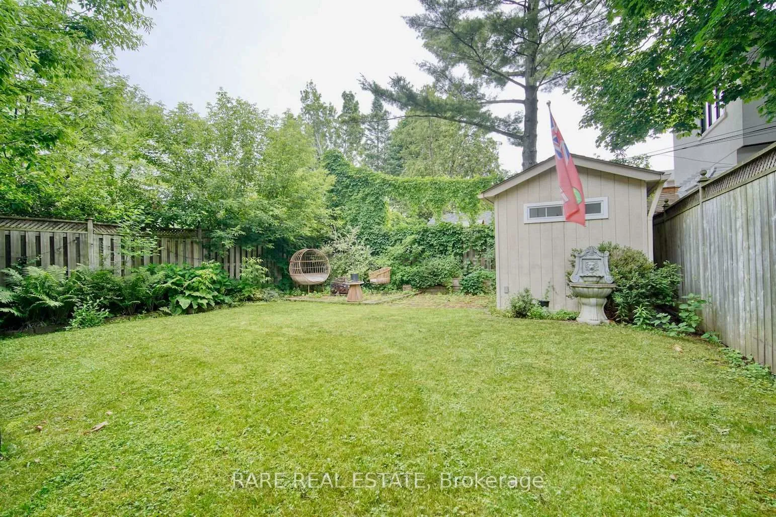 Photo 24 of 33 Red Deer Avenue, Scarborough, Birchcliffe-Cliffside — HOMEH