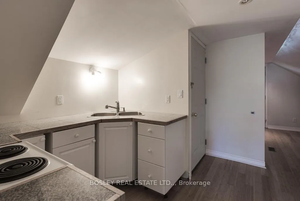 Photo 20 of 29 Russell Avenue, St. Catharines, Downtown — HOMEH
