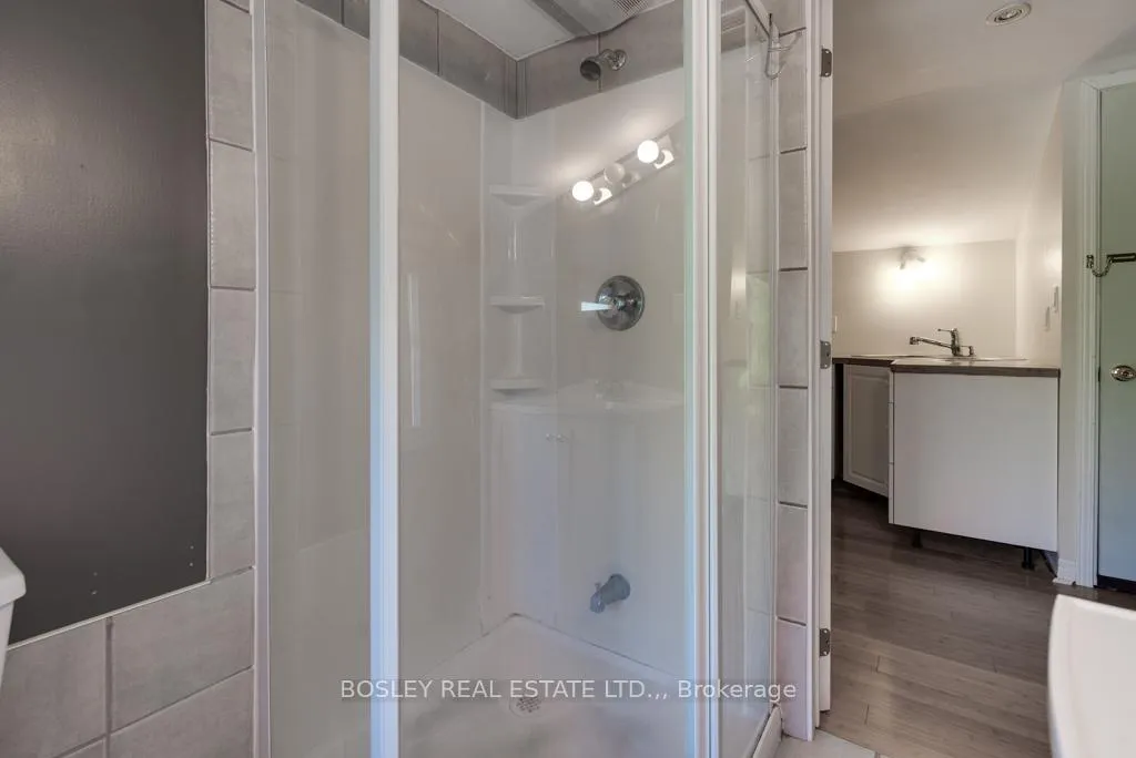Photo 22 of 29 Russell Avenue, St. Catharines, Downtown — HOMEH