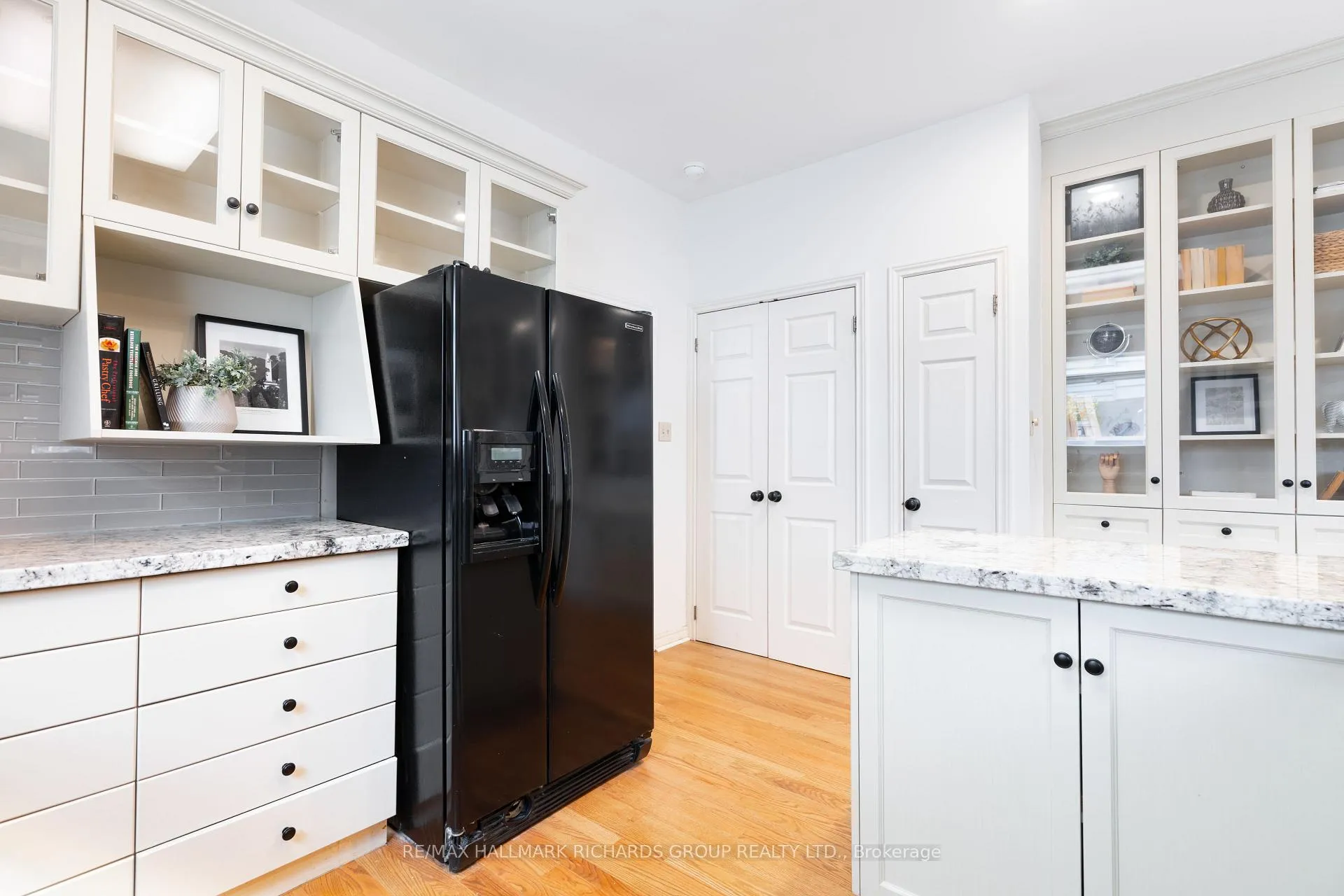 Photo 8 of 20 Juniper Avenue, Toronto, The Beaches — HOMEH
