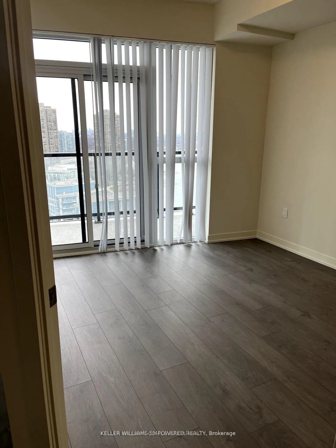 Photo 9 of Unit 2801, 38 Annie Craig Drive, Etobicoke, Mimico — HOMEH