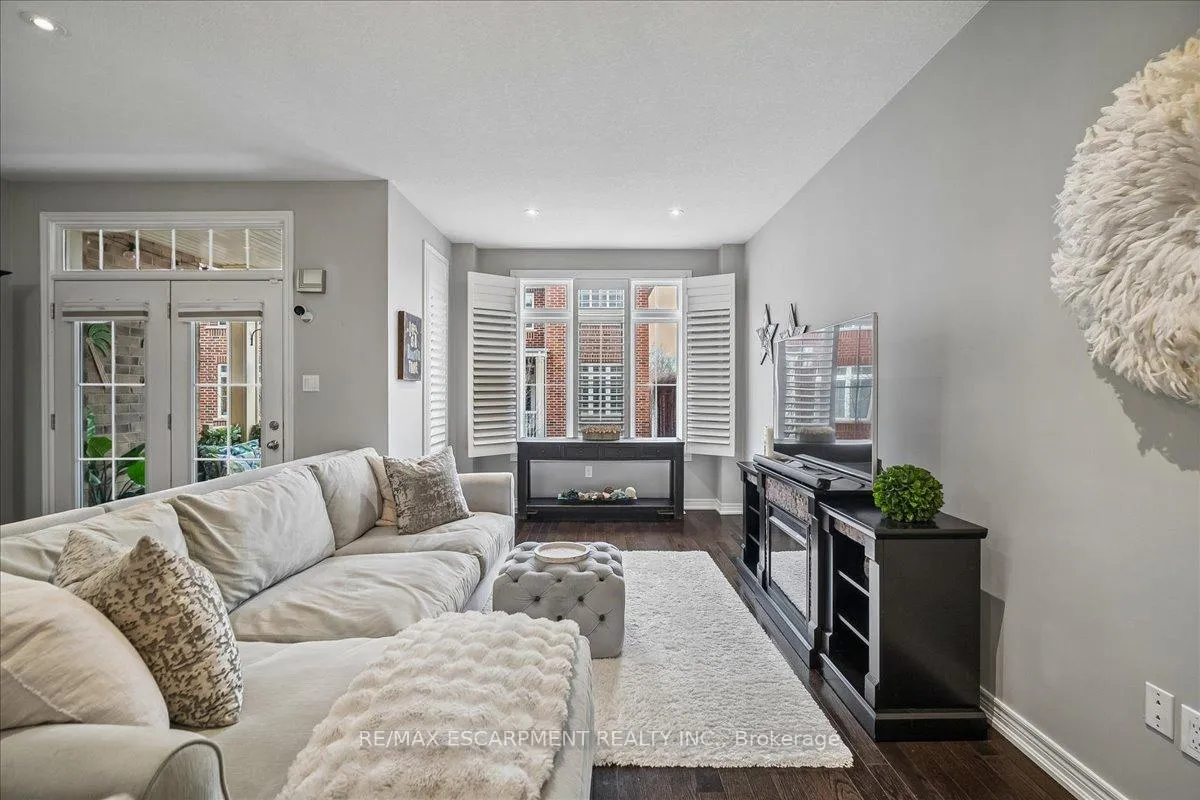Photo 7 of Unit #40, 181 Plains Road W, Burlington, Bayview — HOMEH