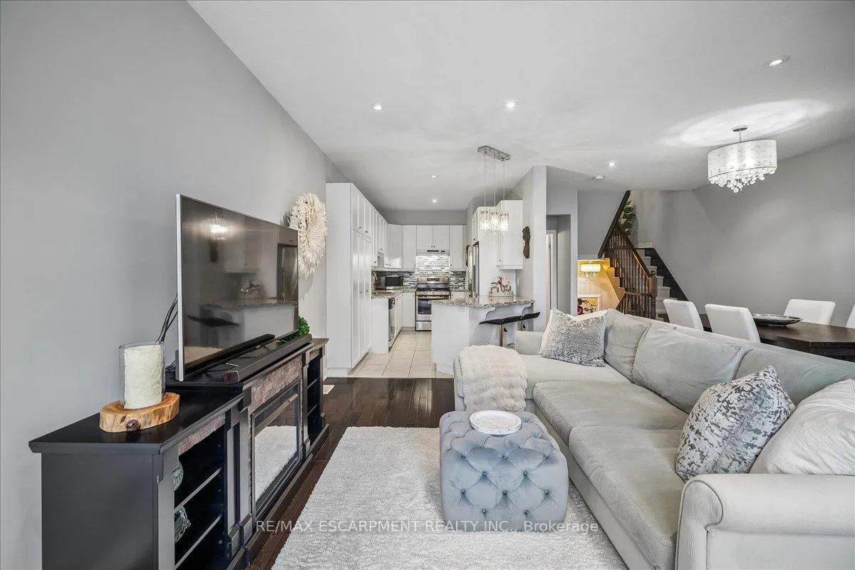 Photo 10 of Unit #40, 181 Plains Road W, Burlington, Bayview — HOMEH