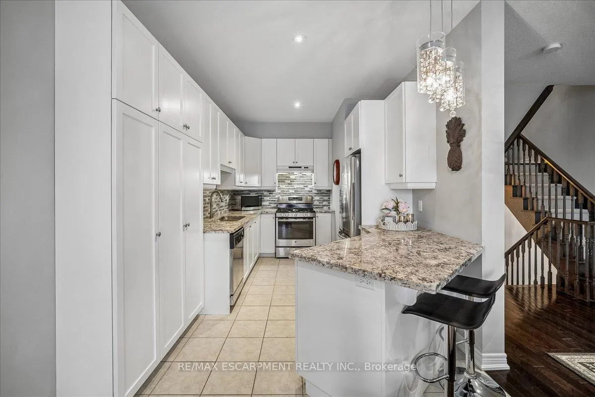 Photo 11 of Unit #40, 181 Plains Road W, Burlington, Bayview — HOMEH