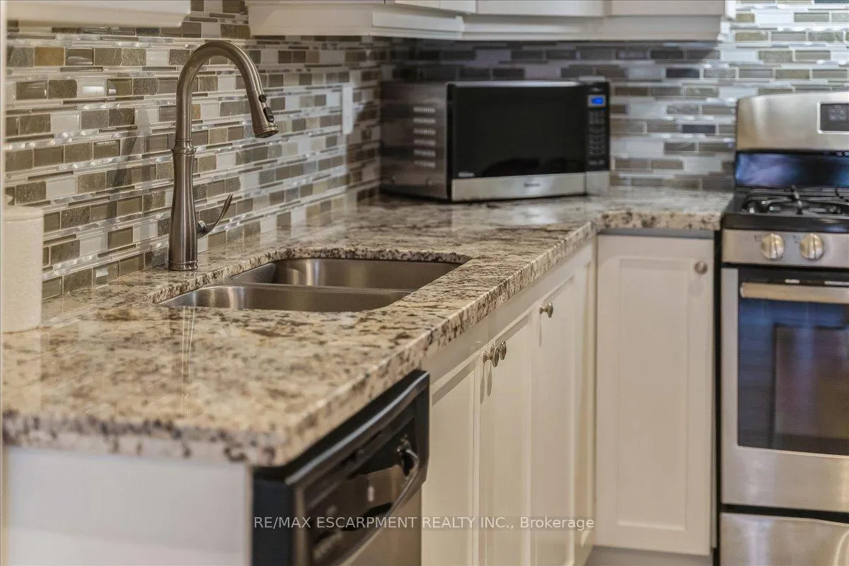 Photo 15 of Unit #40, 181 Plains Road W, Burlington, Bayview — HOMEH