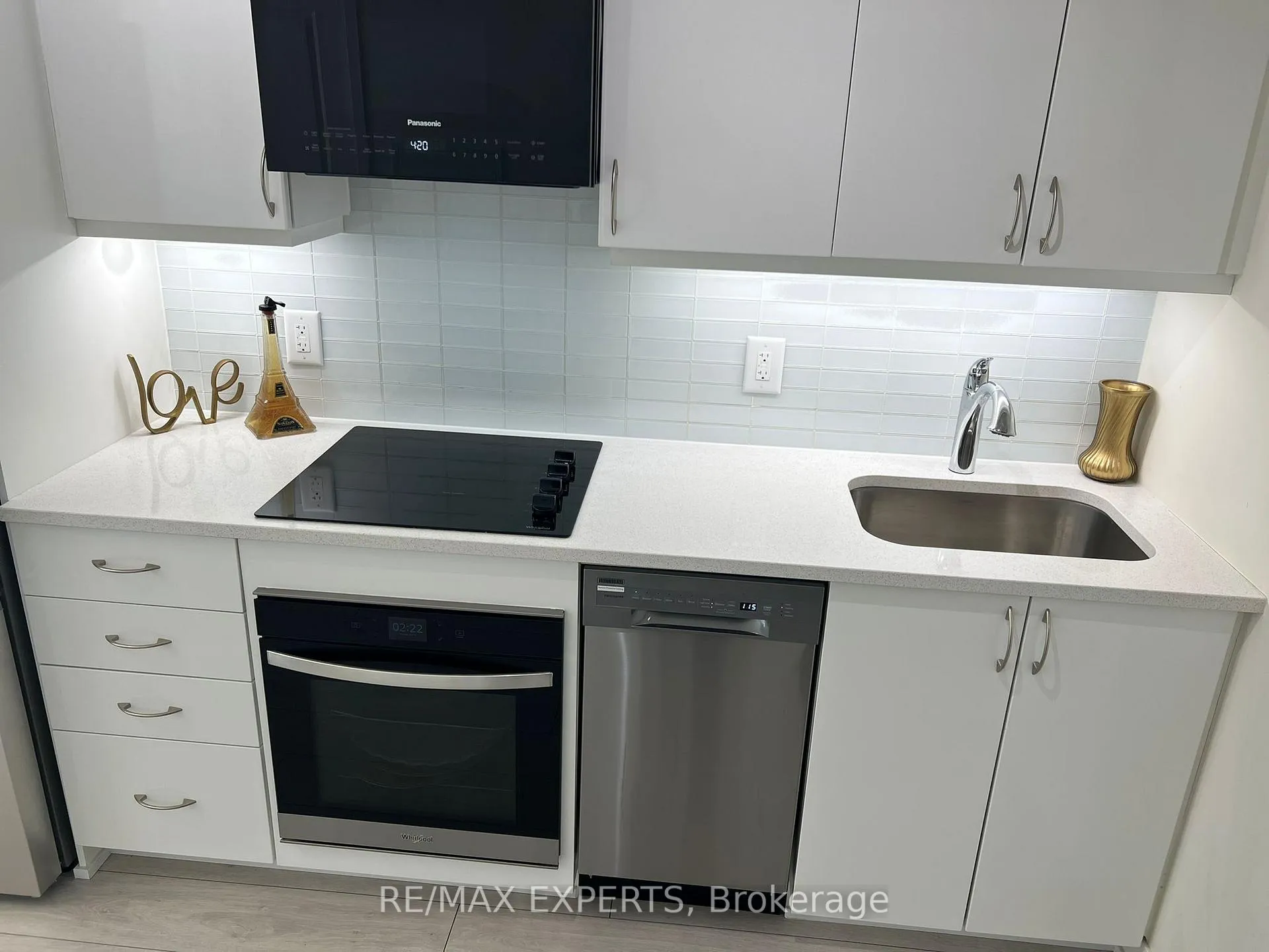 Photo 6 of Unit 3806, 38 Annie Craig Drive, Etobicoke, Mimico — HOMEH