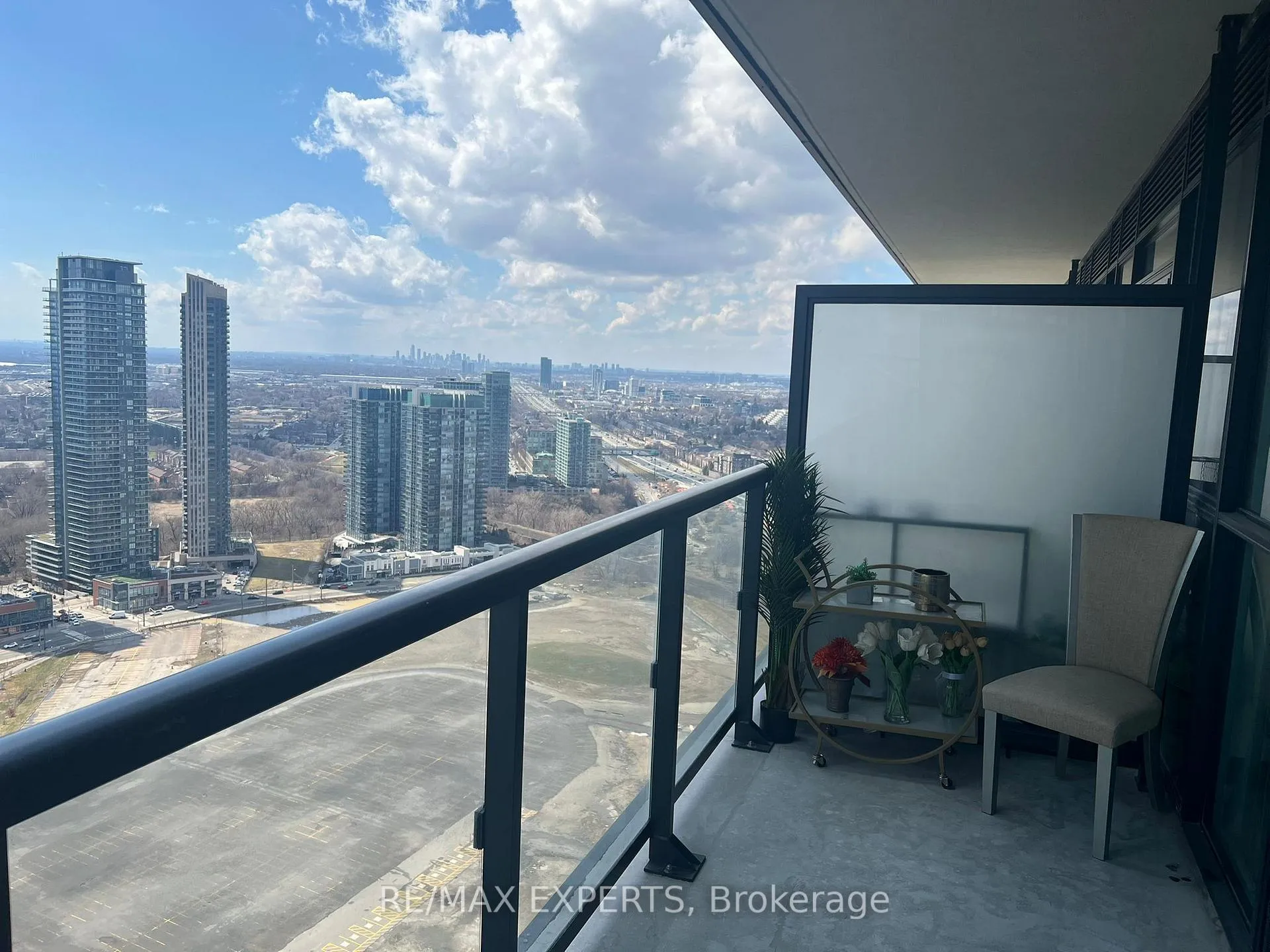 Photo 8 of Unit 3806, 38 Annie Craig Drive, Etobicoke, Mimico — HOMEH