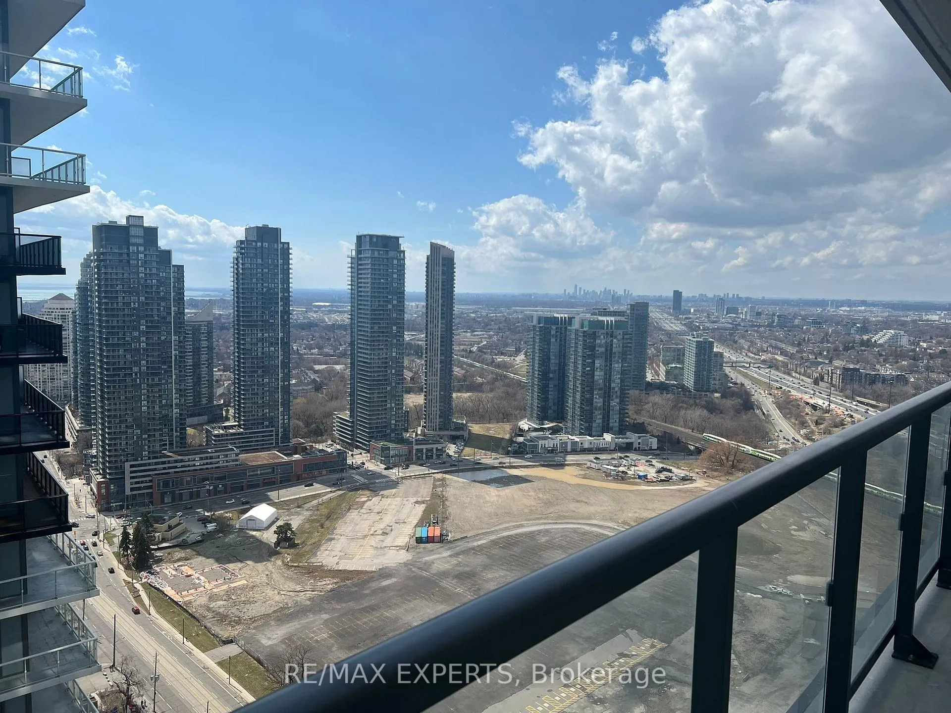 Photo 9 of Unit 3806, 38 Annie Craig Drive, Etobicoke, Mimico — HOMEH