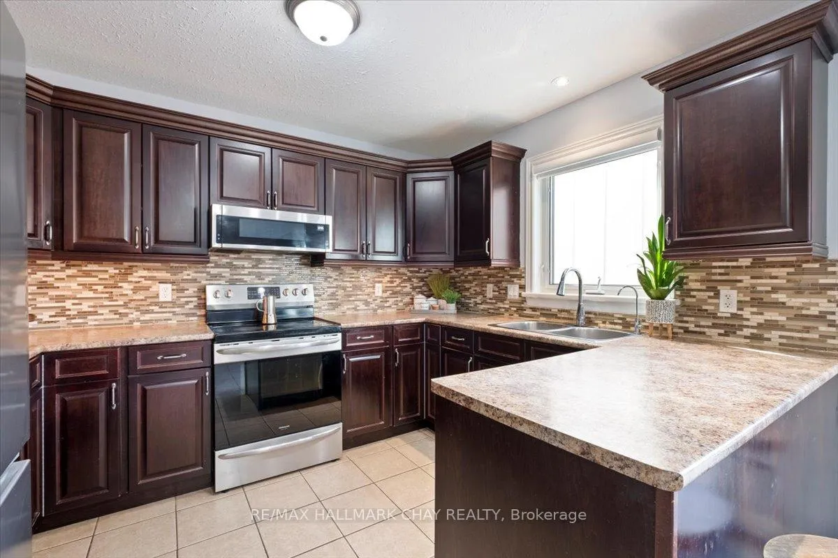 Photo 12 of 112 Silk Drive, Shelburne — HOMEH