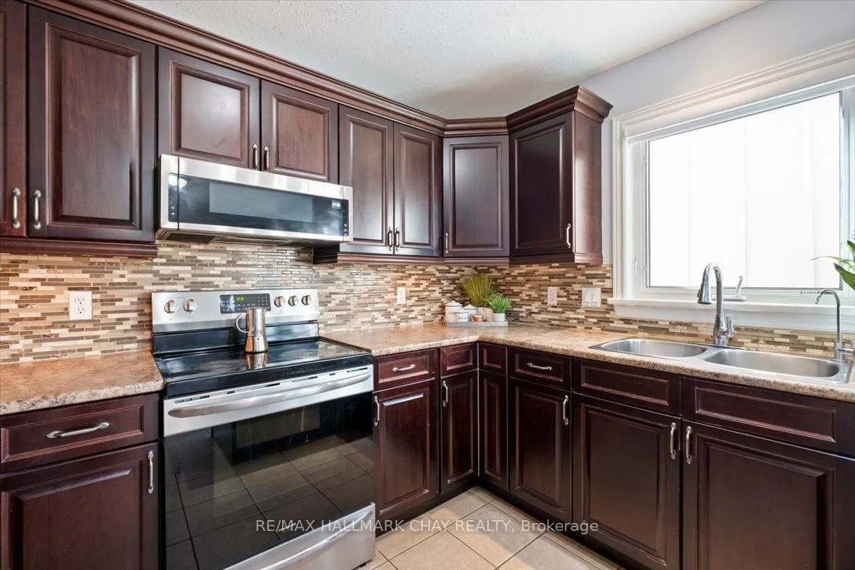 Photo 15 of 112 Silk Drive, Shelburne — HOMEH