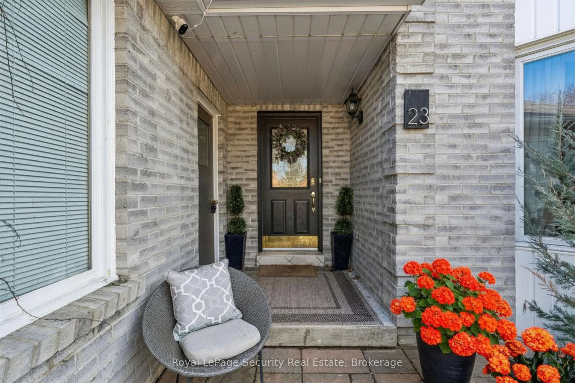 Photo 4 of 23 Fielding Drive, Aurora, Aurora Heights — HOMEH