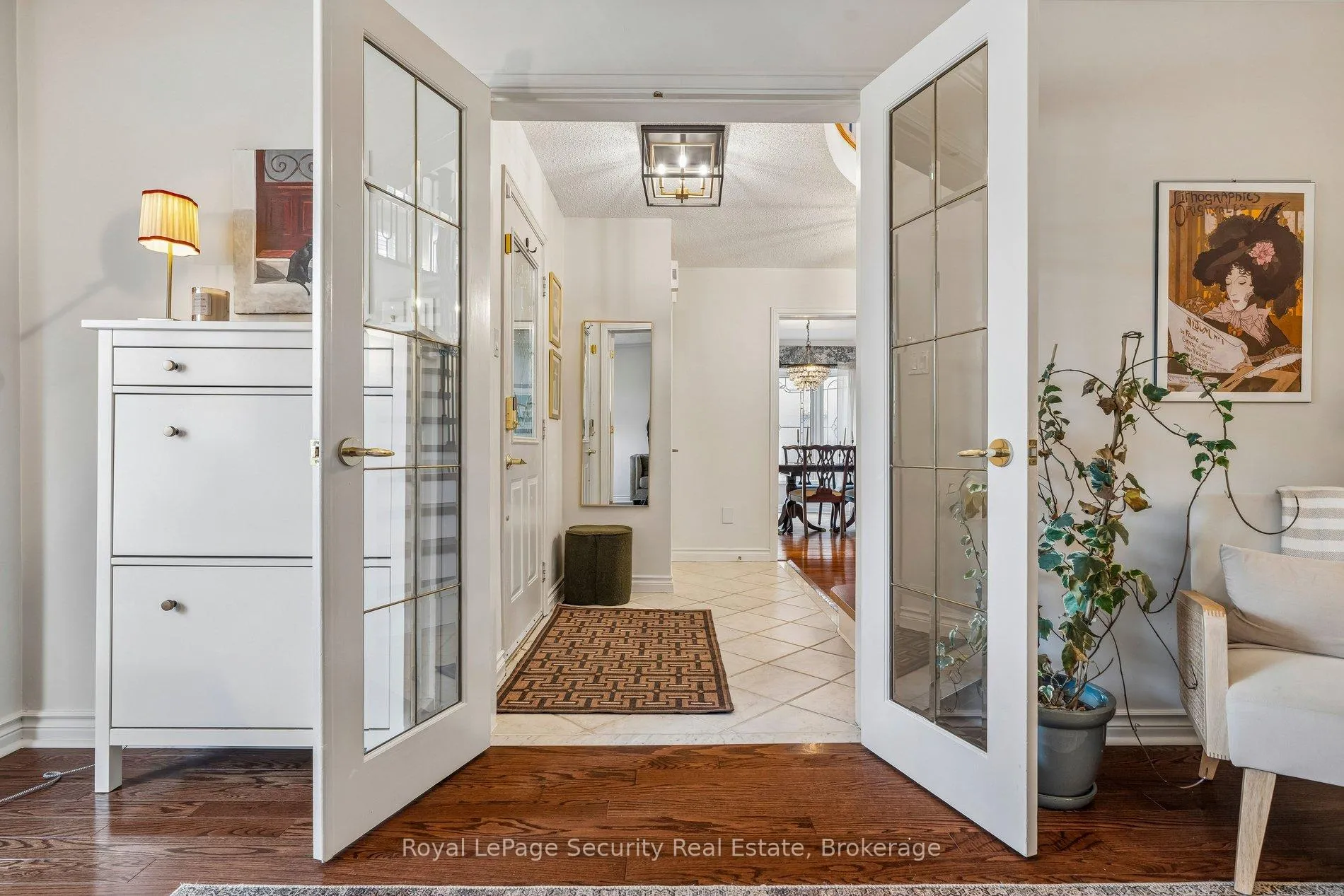 Photo 7 of 23 Fielding Drive, Aurora, Aurora Heights — HOMEH