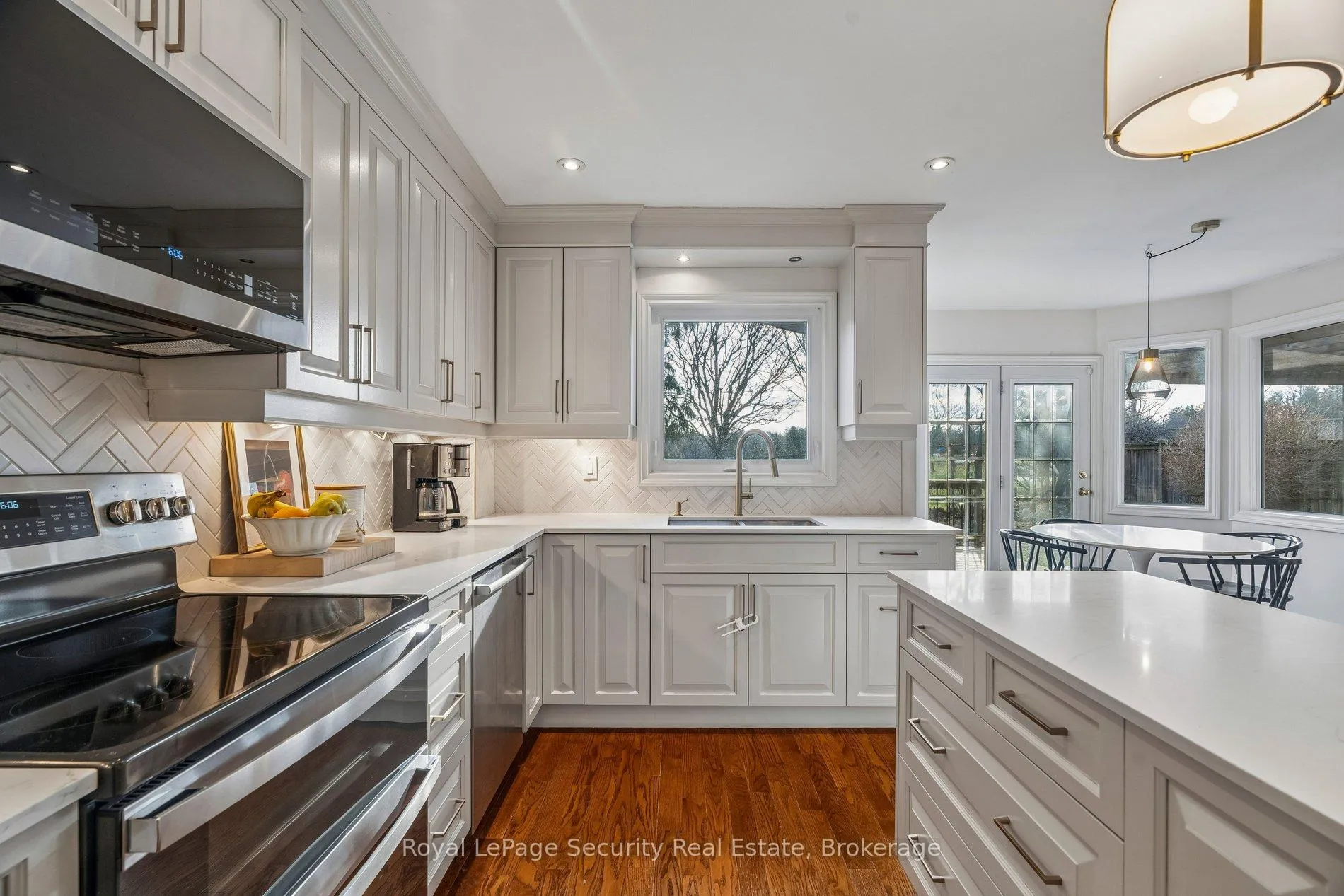 Photo 14 of 23 Fielding Drive, Aurora, Aurora Heights — HOMEH