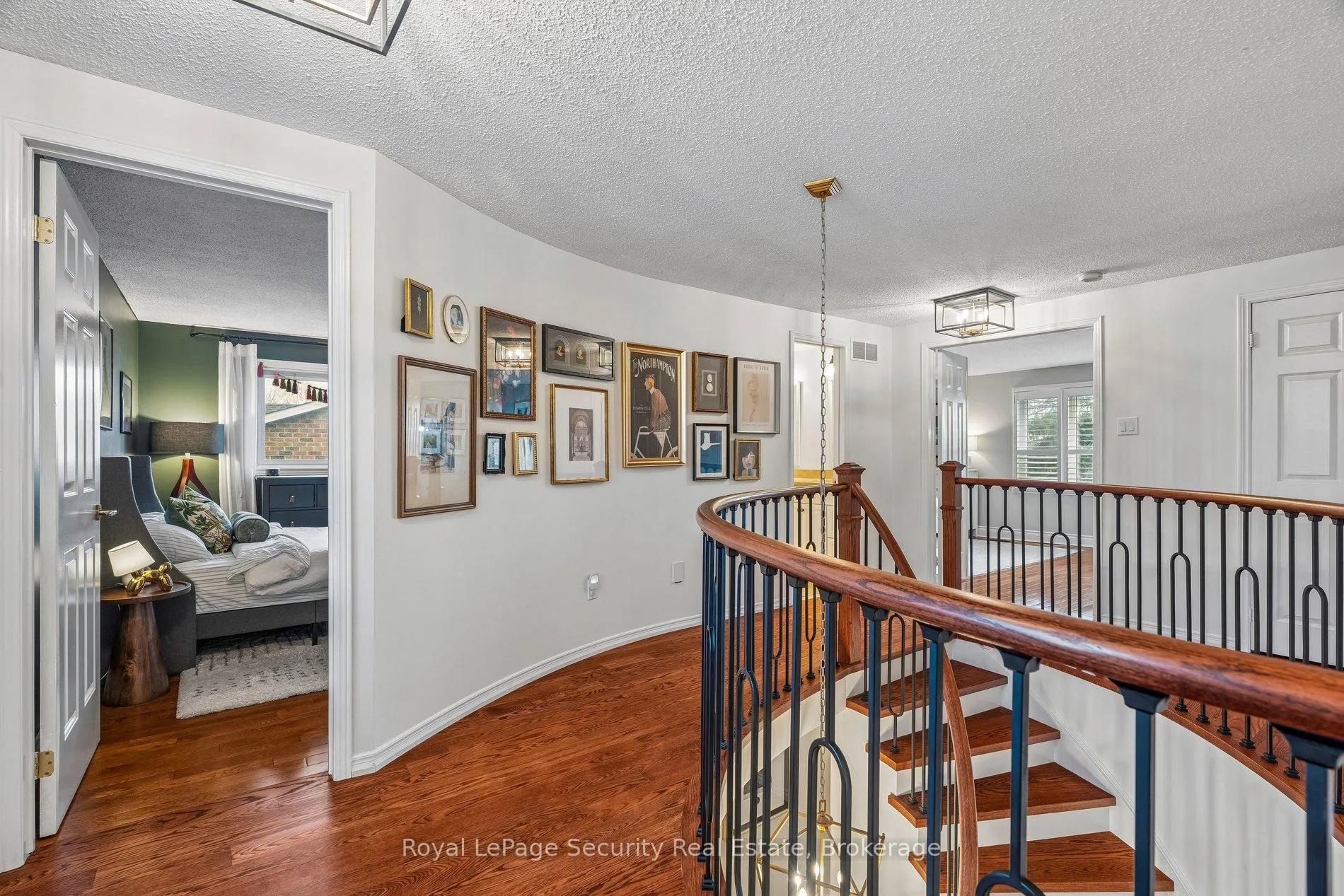 Photo 25 of 23 Fielding Drive, Aurora, Aurora Heights — HOMEH