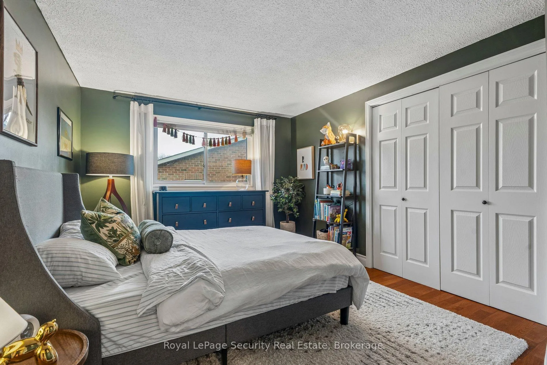 Photo 26 of 23 Fielding Drive, Aurora, Aurora Heights — HOMEH