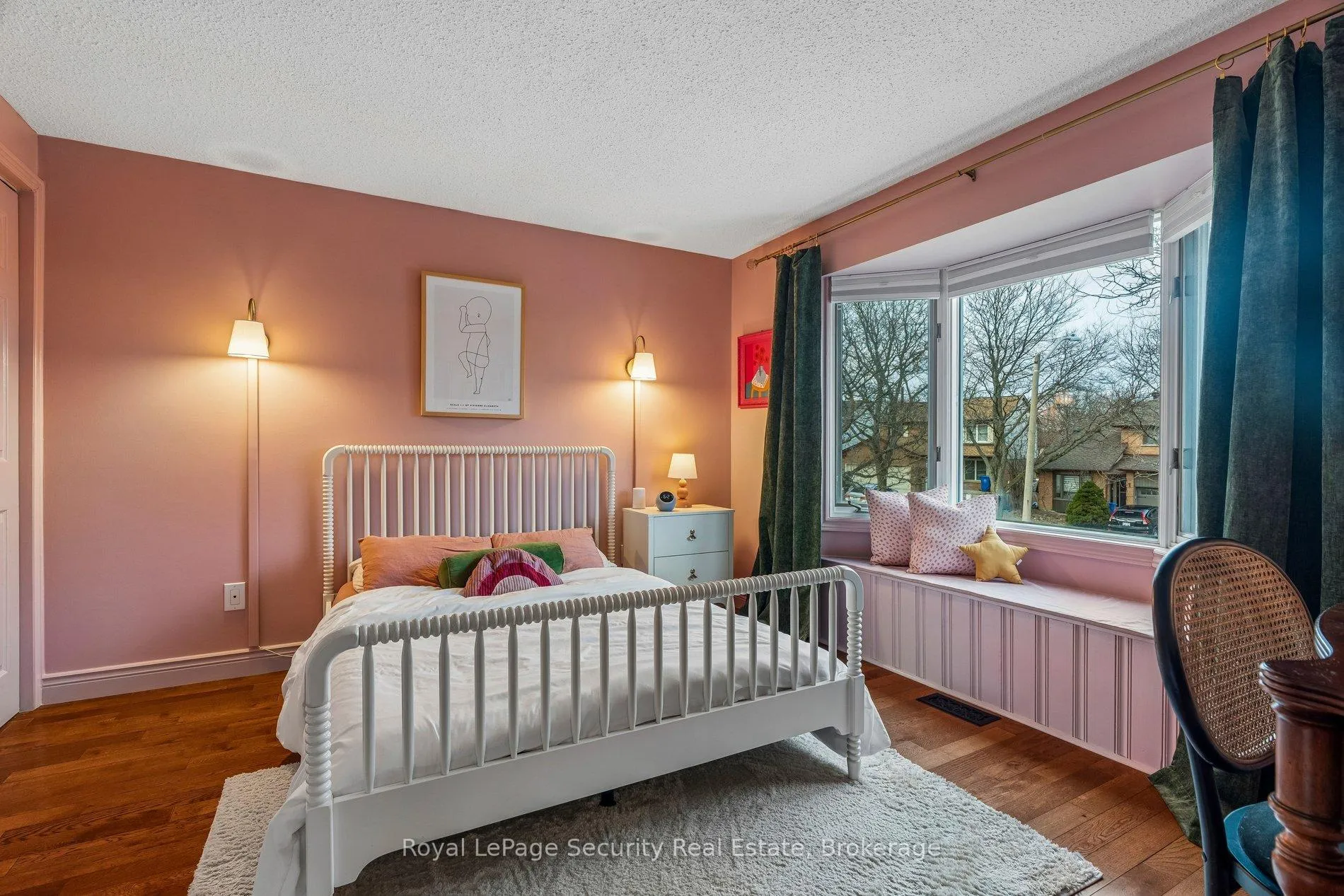 Photo 28 of 23 Fielding Drive, Aurora, Aurora Heights — HOMEH