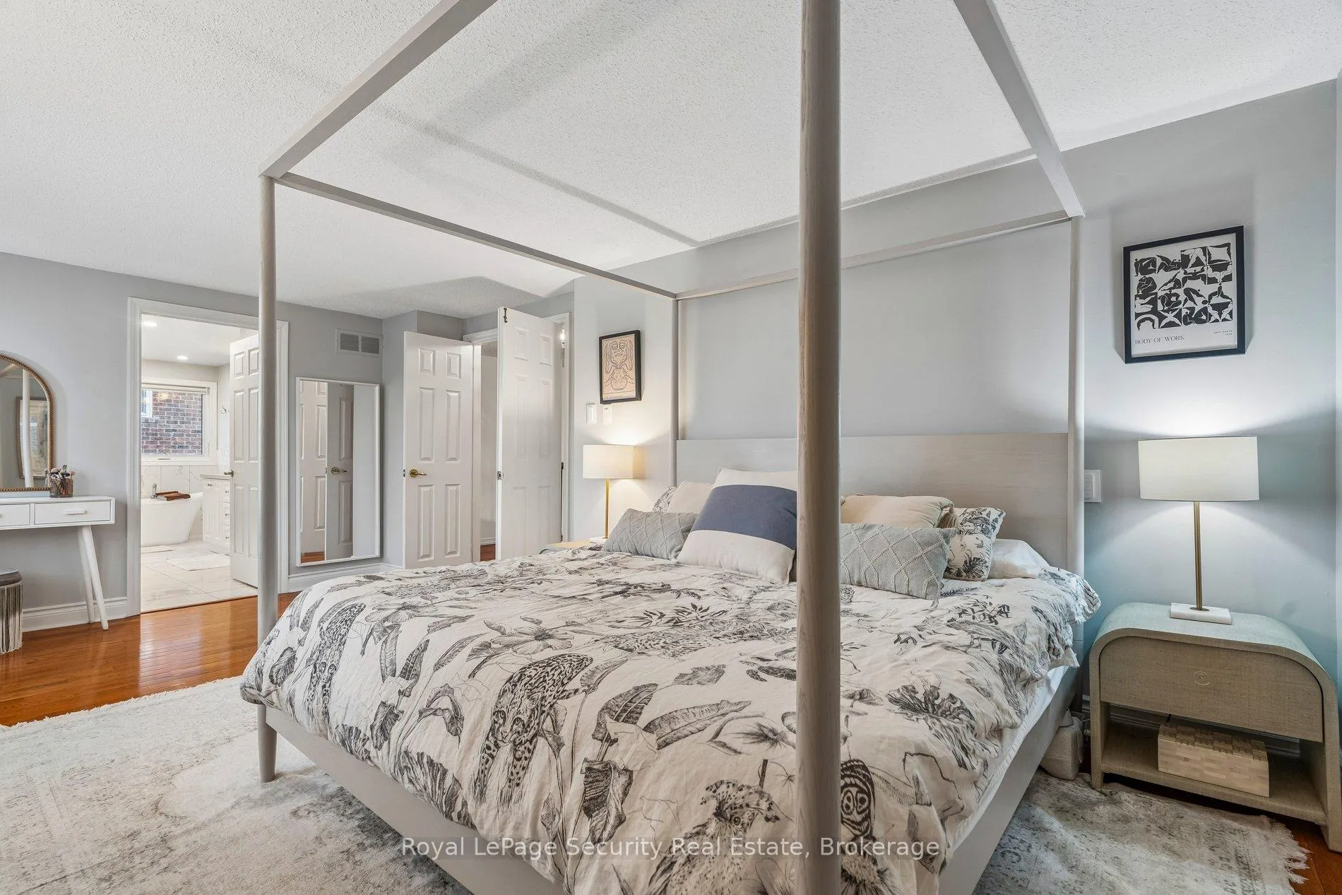 Photo 32 of 23 Fielding Drive, Aurora, Aurora Heights — HOMEH