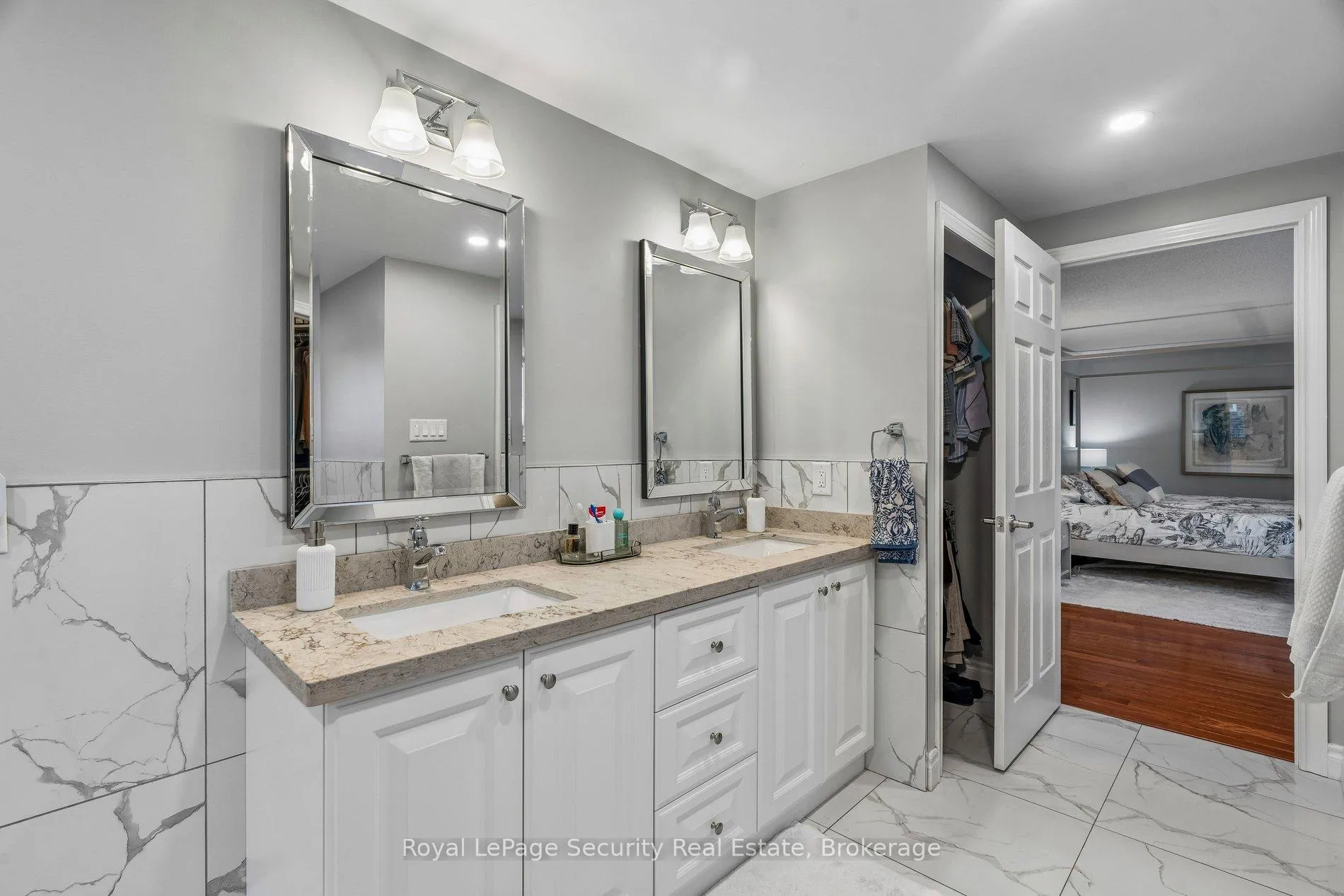 Photo 36 of 23 Fielding Drive, Aurora, Aurora Heights — HOMEH