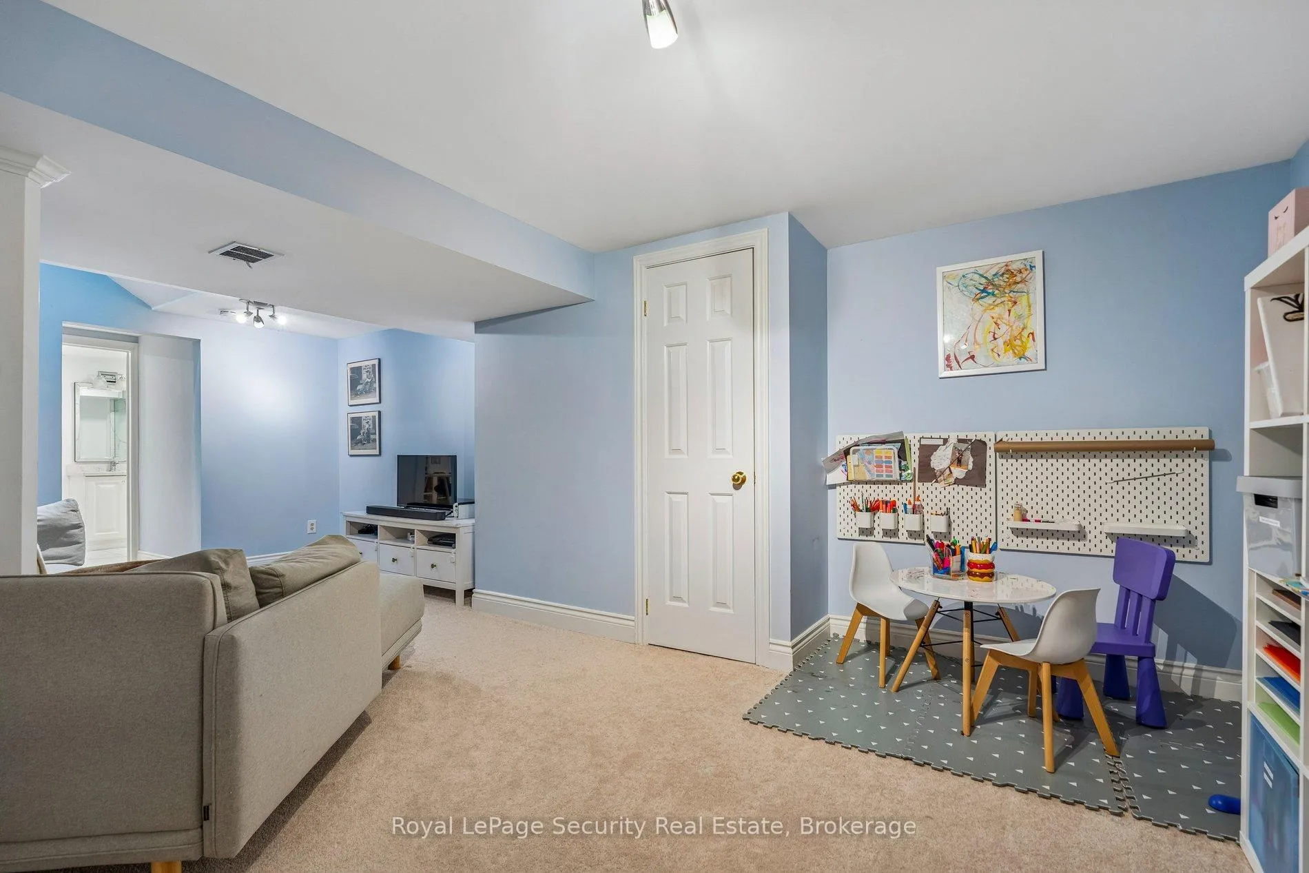 Photo 40 of 23 Fielding Drive, Aurora, Aurora Heights — HOMEH