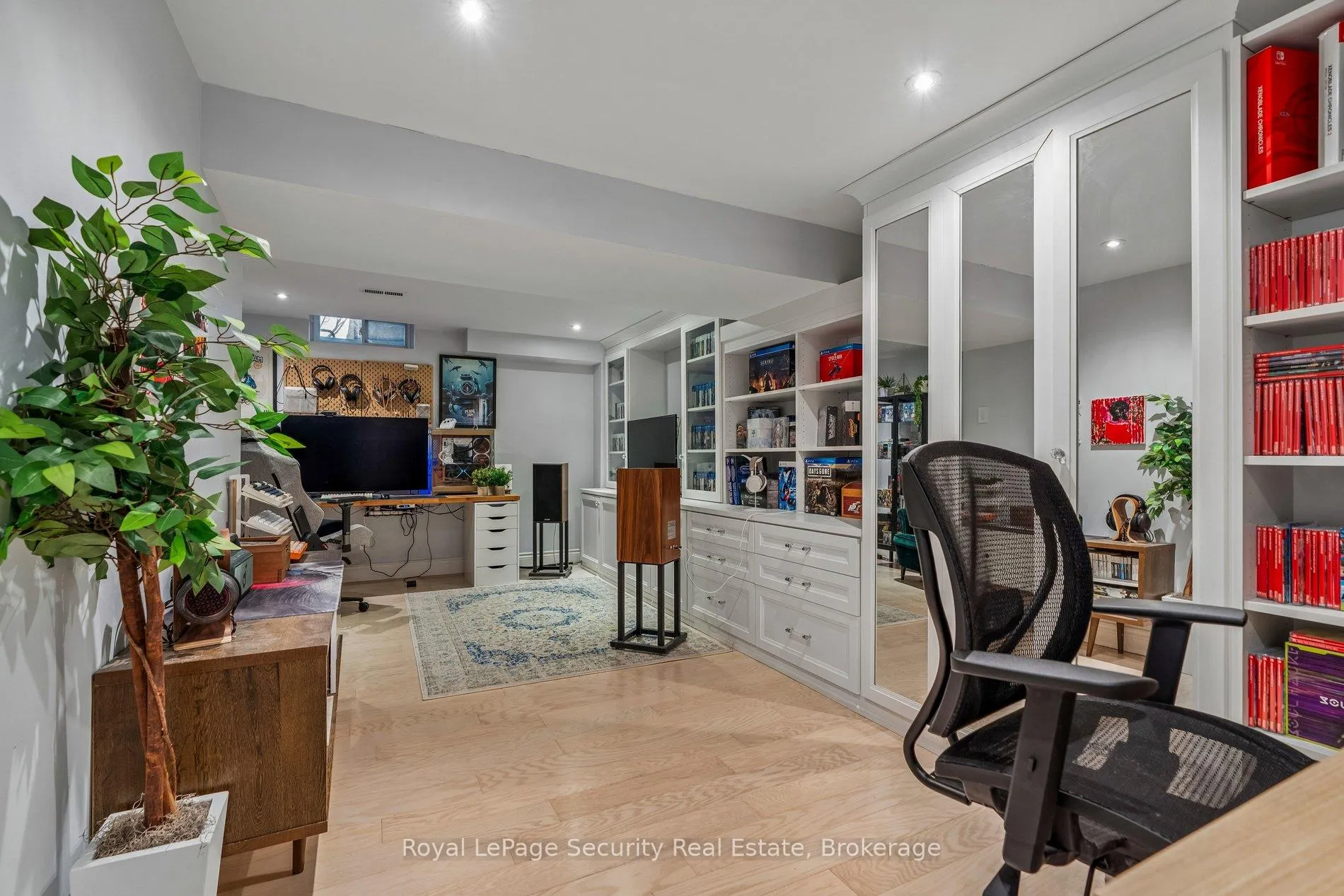 Photo 44 of 23 Fielding Drive, Aurora, Aurora Heights — HOMEH